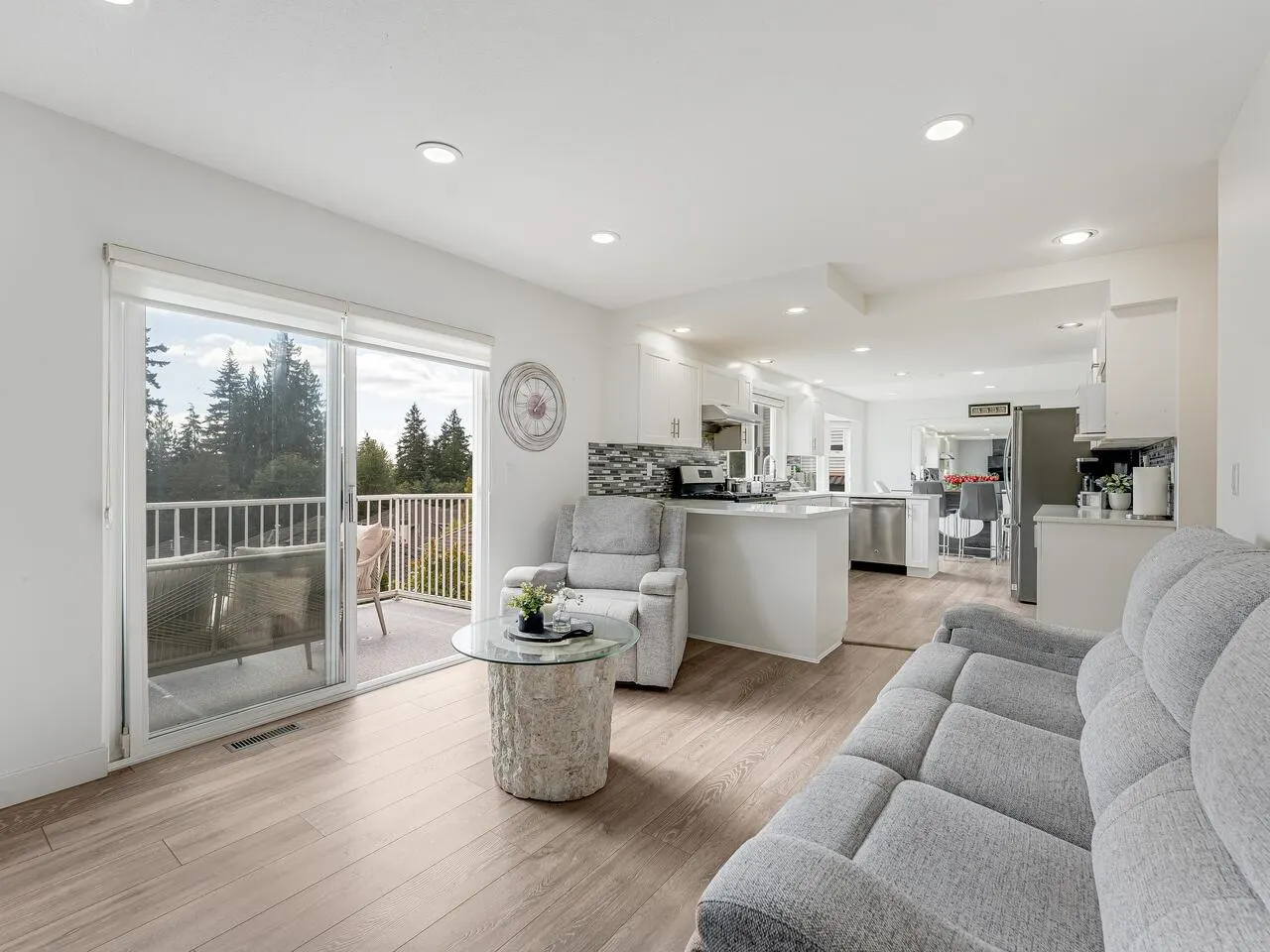 1668 Plateau Crescent