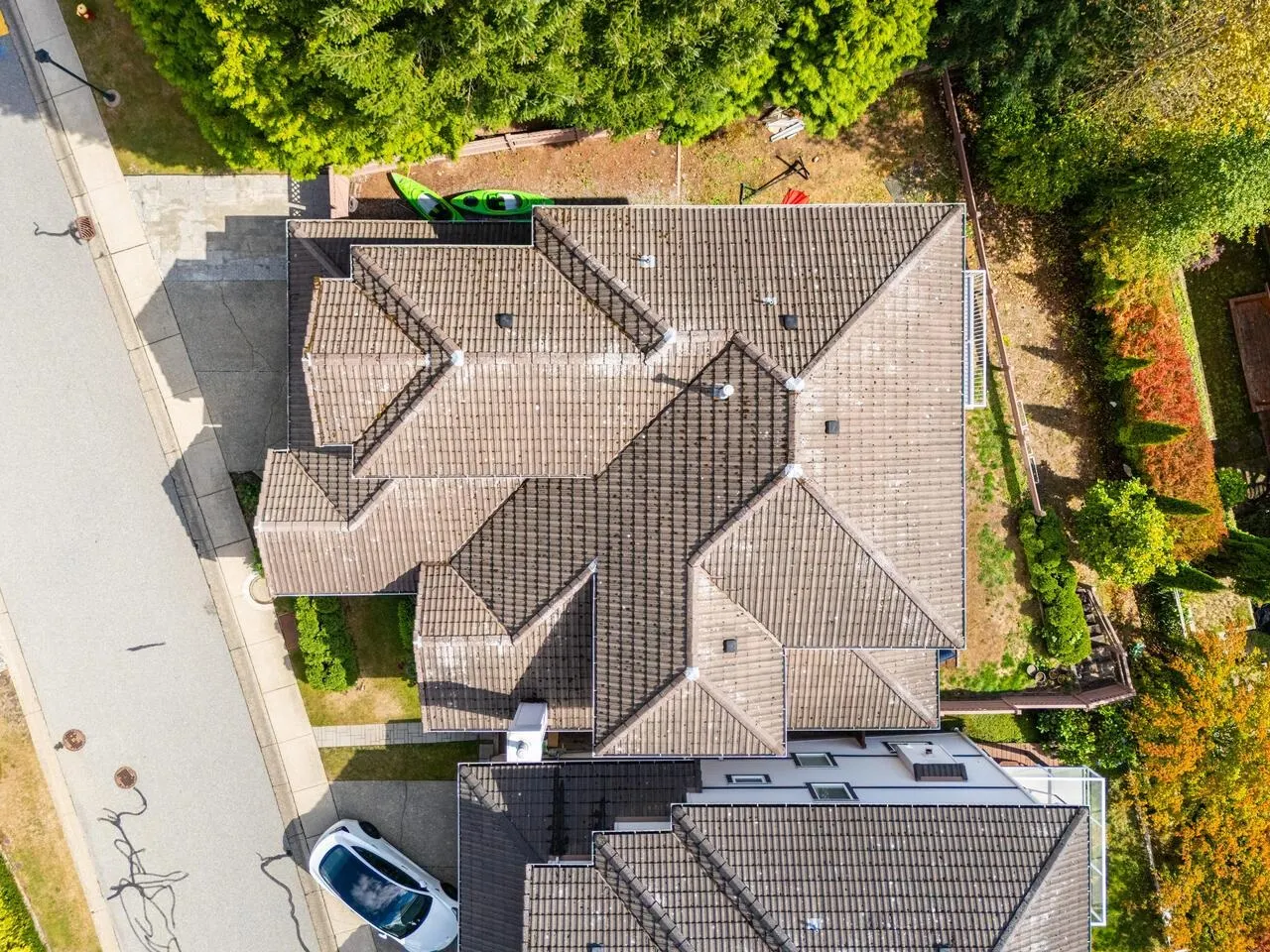 1668 Plateau Crescent