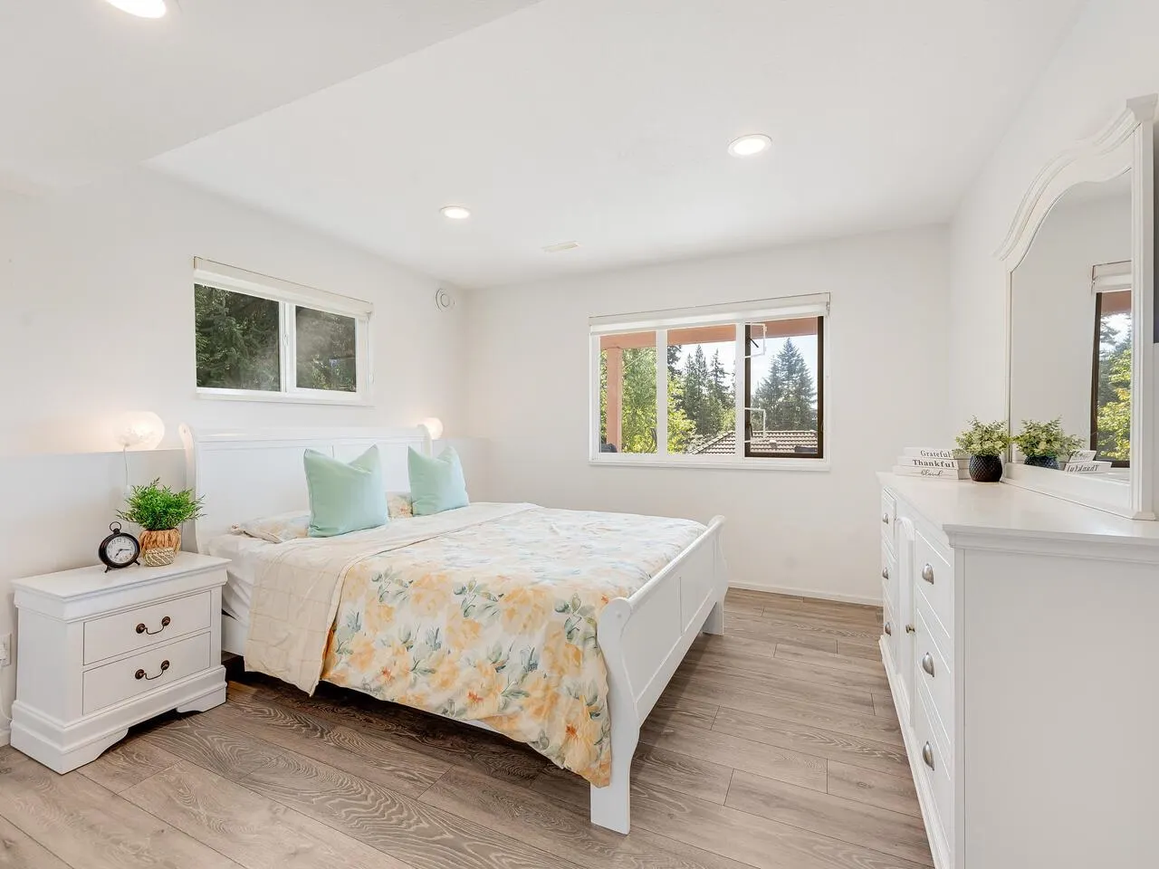 1668 Plateau Crescent