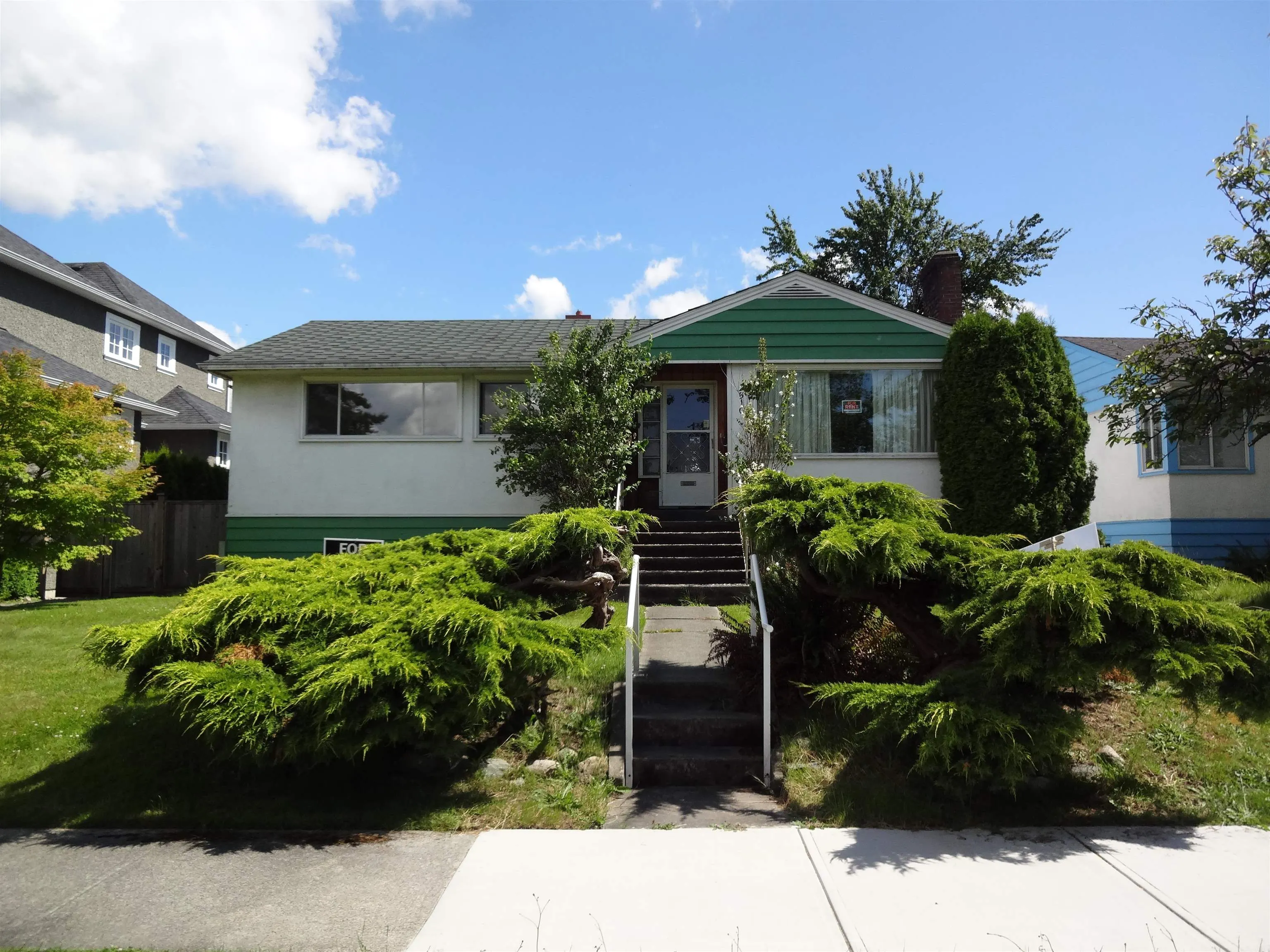 2510 W King Edward Avenue
