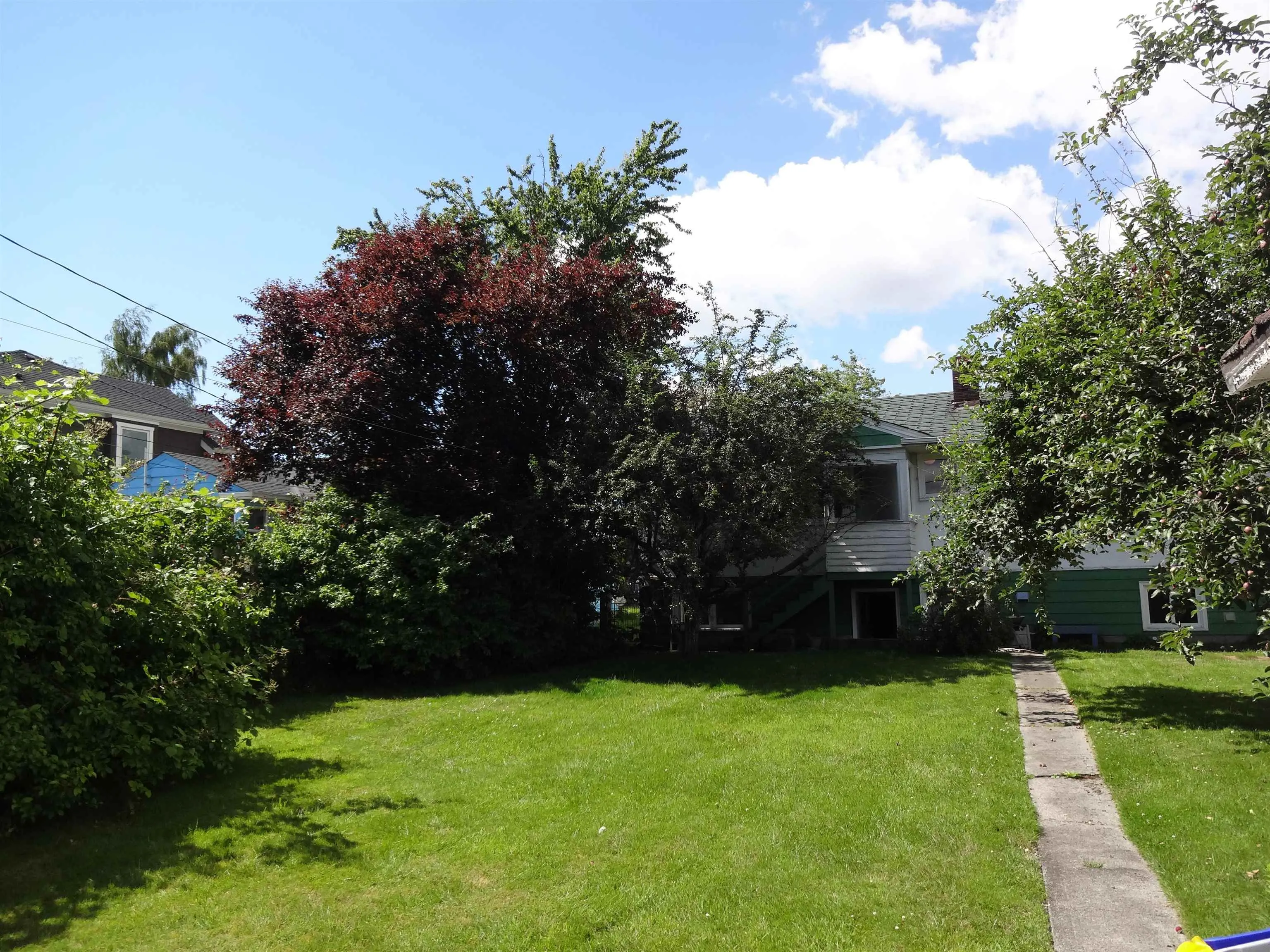 2510 W King Edward Avenue