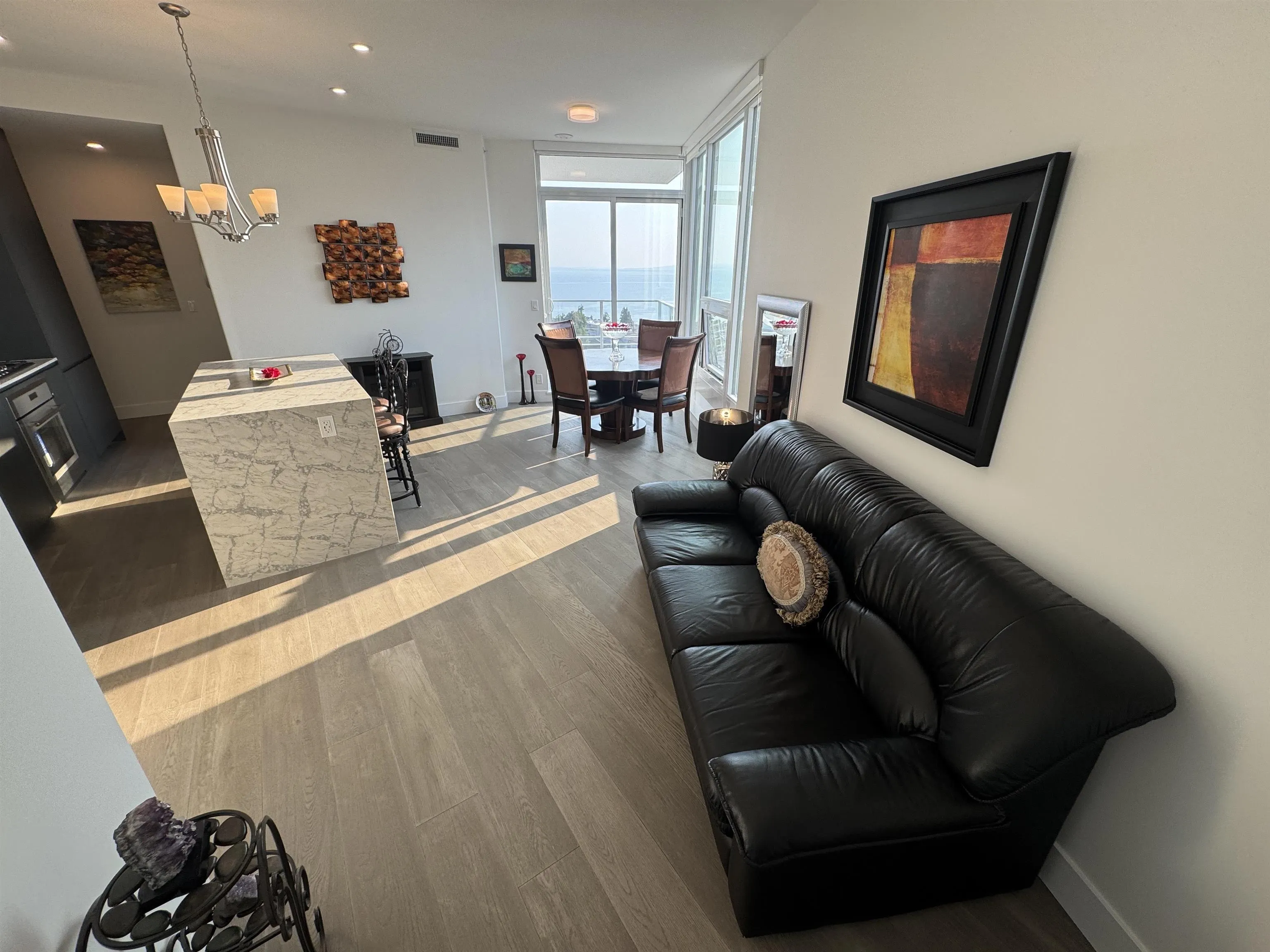 807 1342 Johnston Road