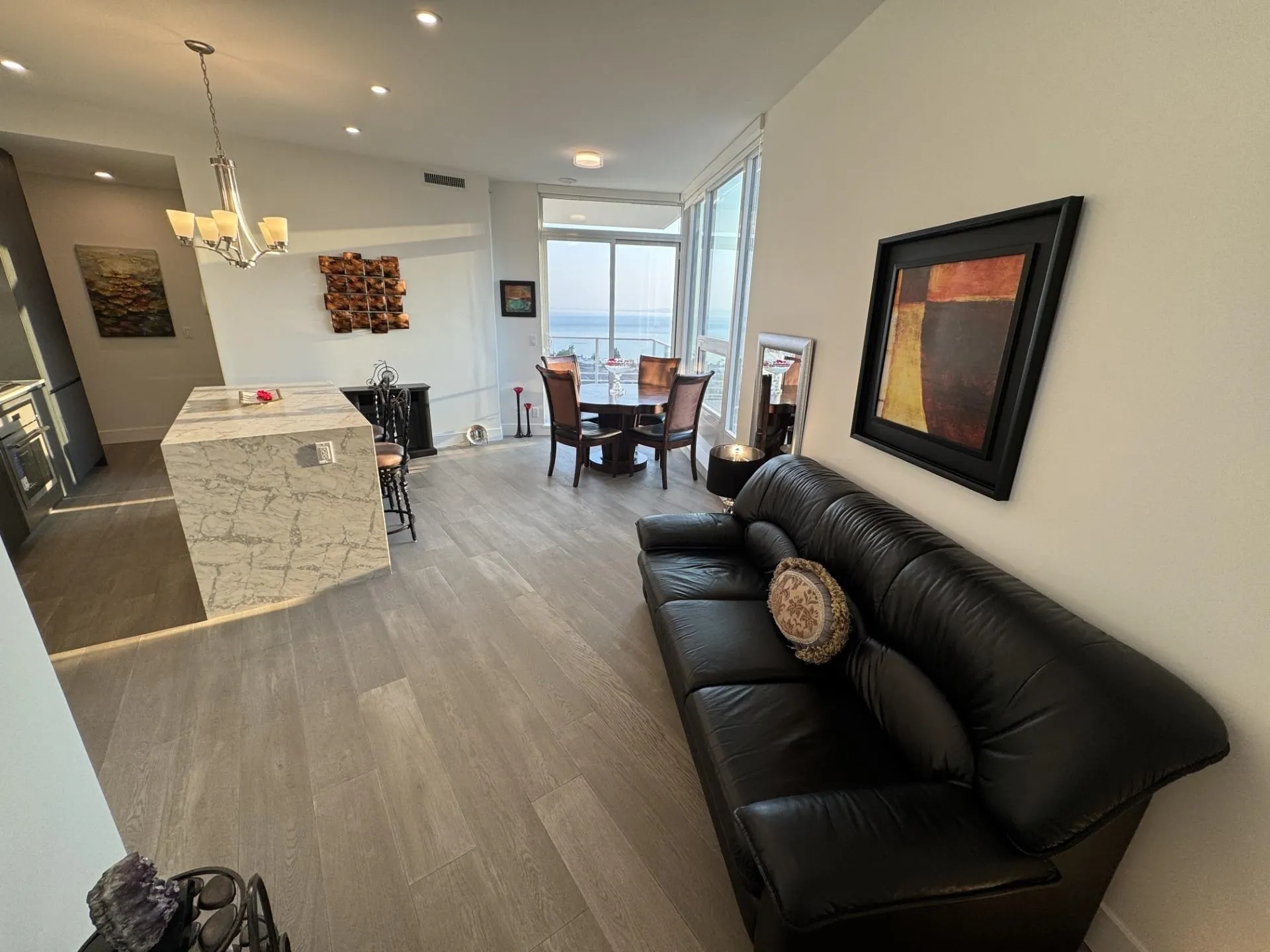 807 1342 Johnston Road