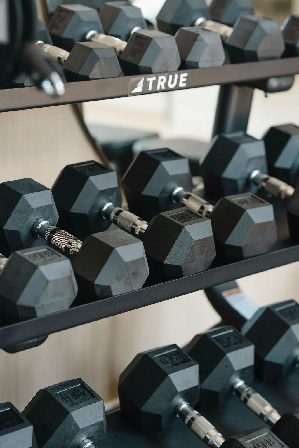 2304 4988 Bennett Street