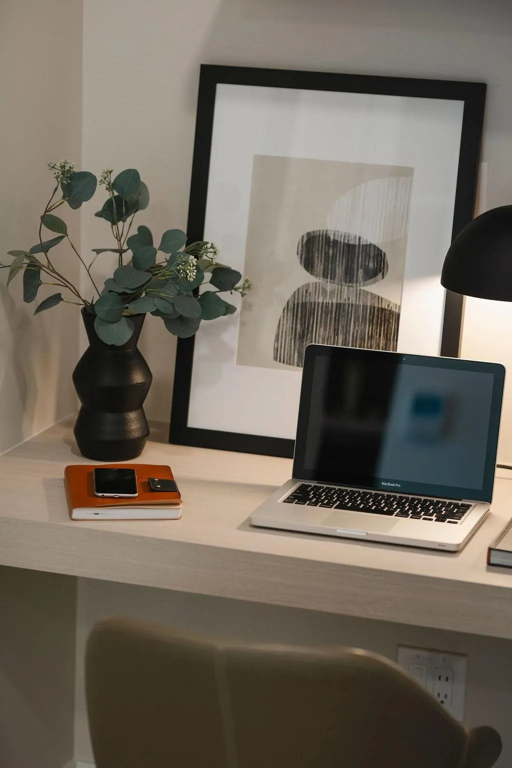 2304 4988 Bennett Street