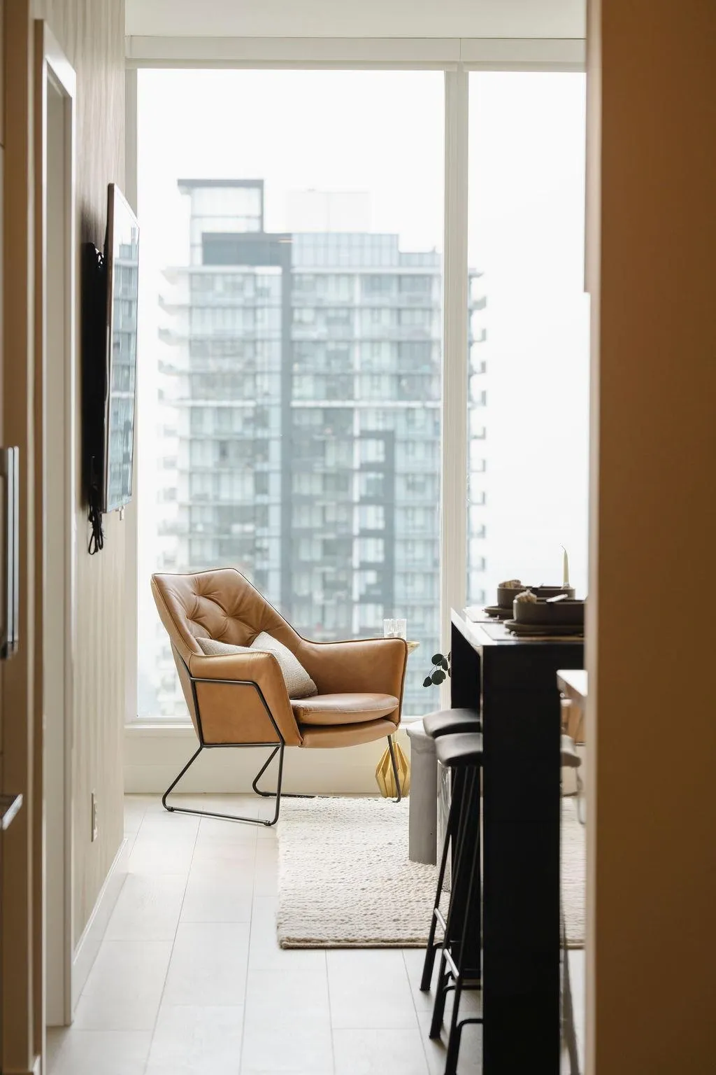 2304 4988 Bennett Street