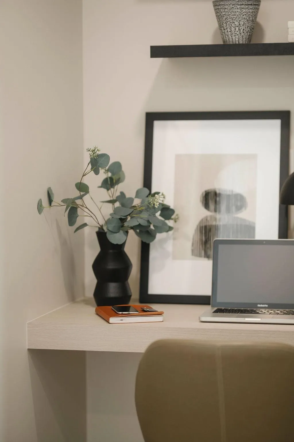 2304 4988 Bennett Street