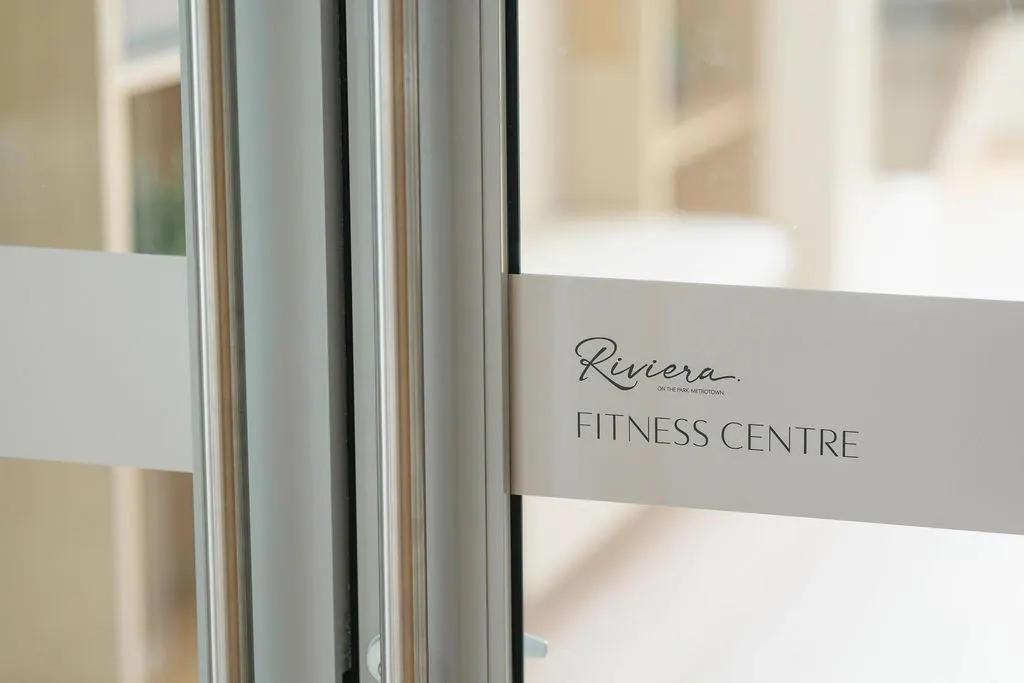 2304 4988 Bennett Street