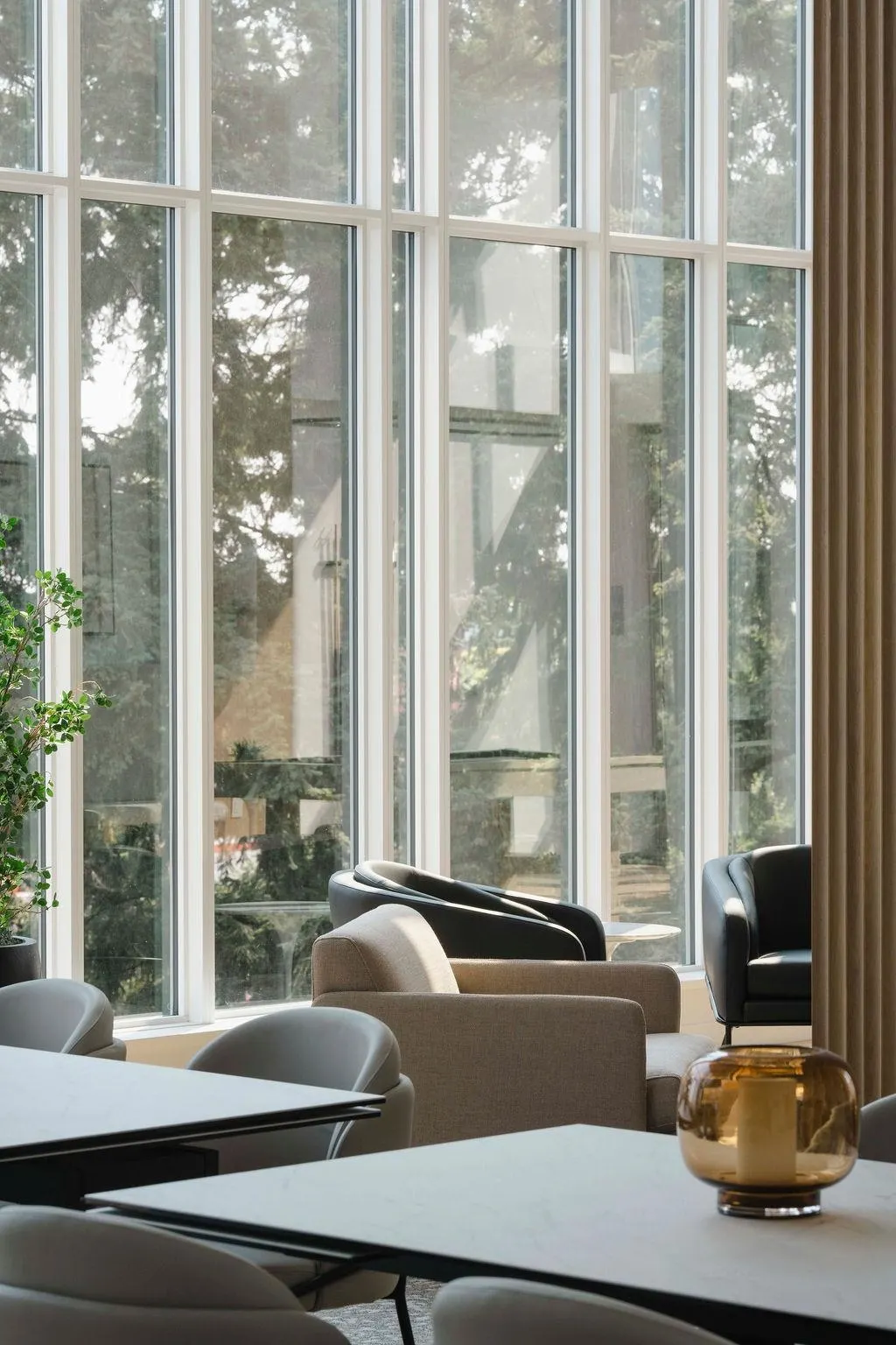 2304 4988 Bennett Street