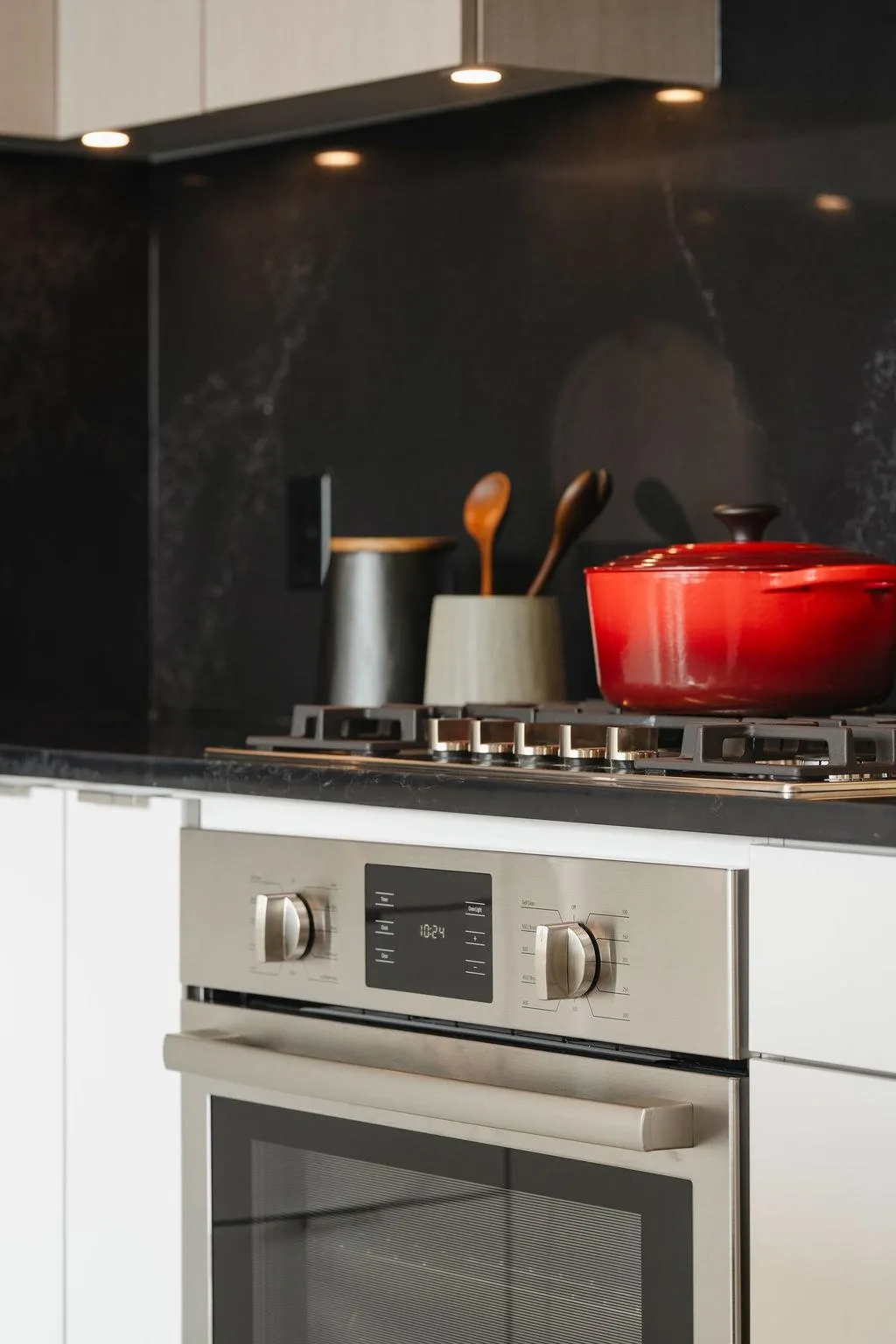 2304 4988 Bennett Street