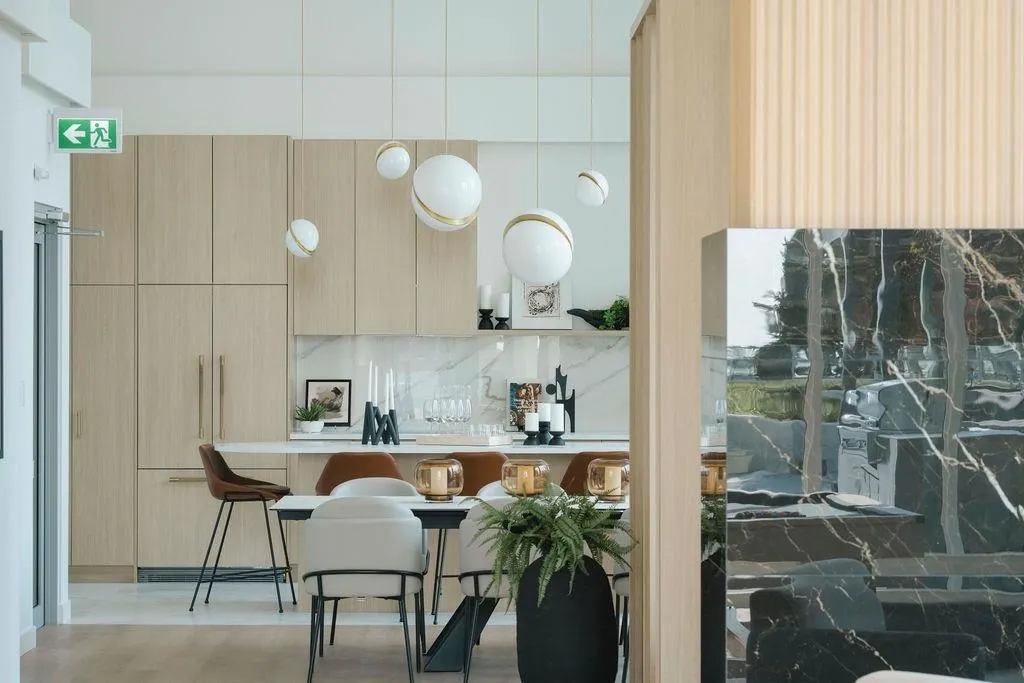 2304 4988 Bennett Street