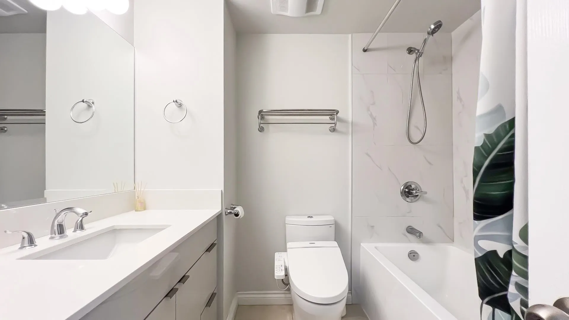 202 2580 Tolmie Street