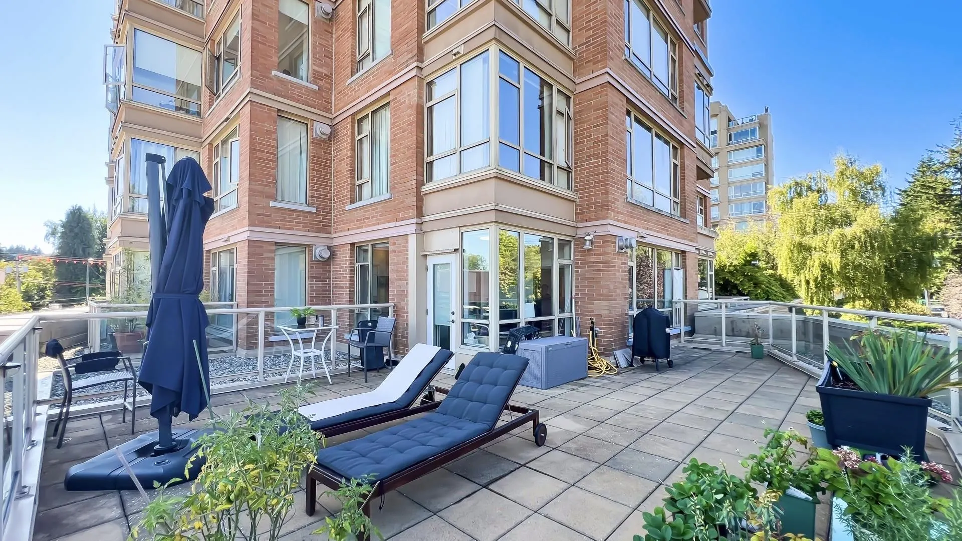 202 2580 Tolmie Street