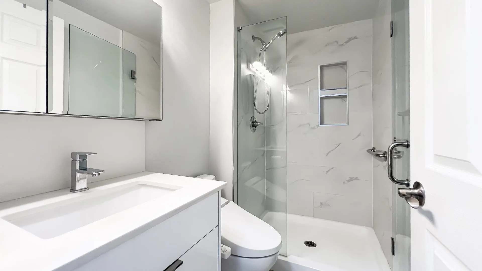 202 2580 Tolmie Street