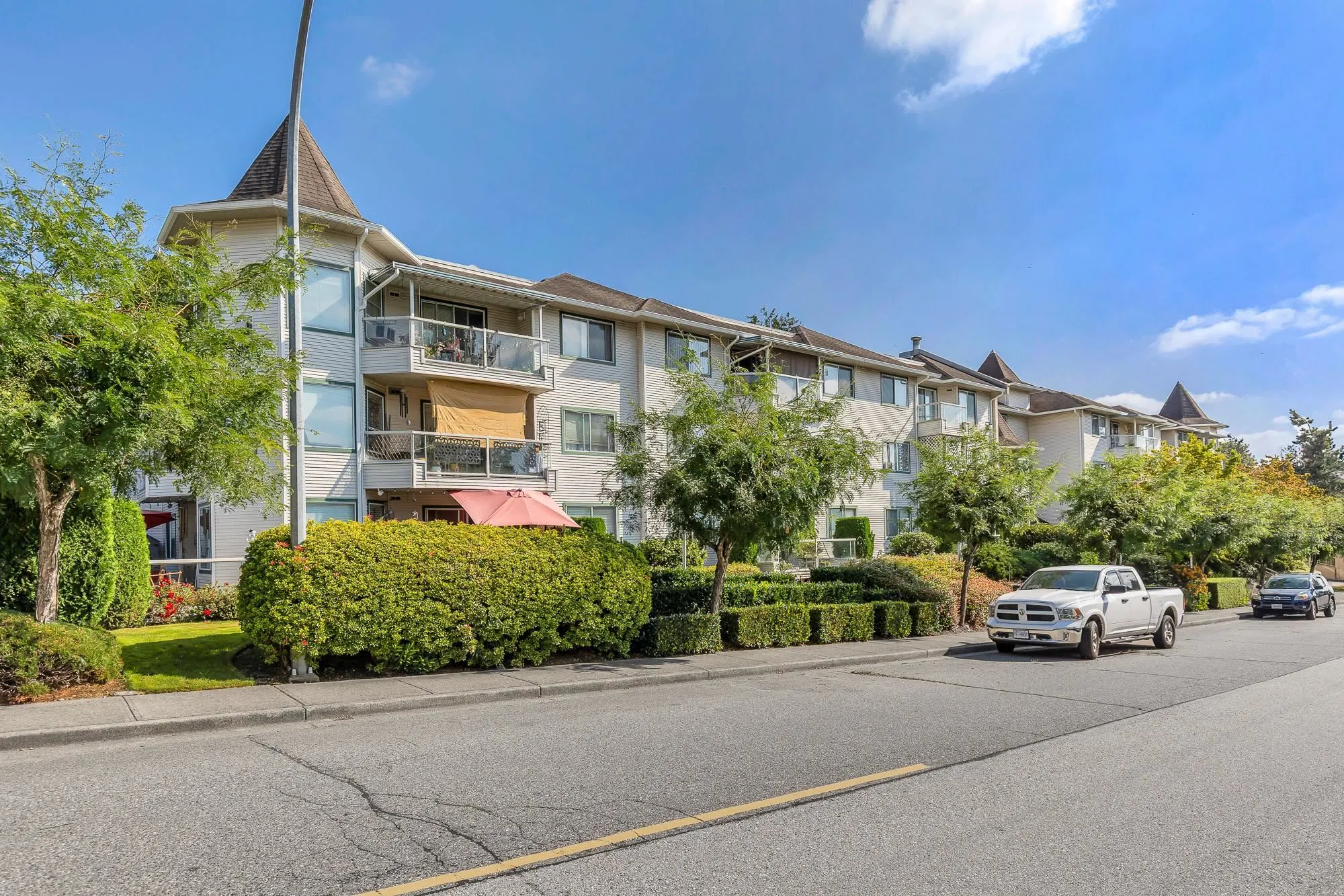 305 7554 Briskham Street