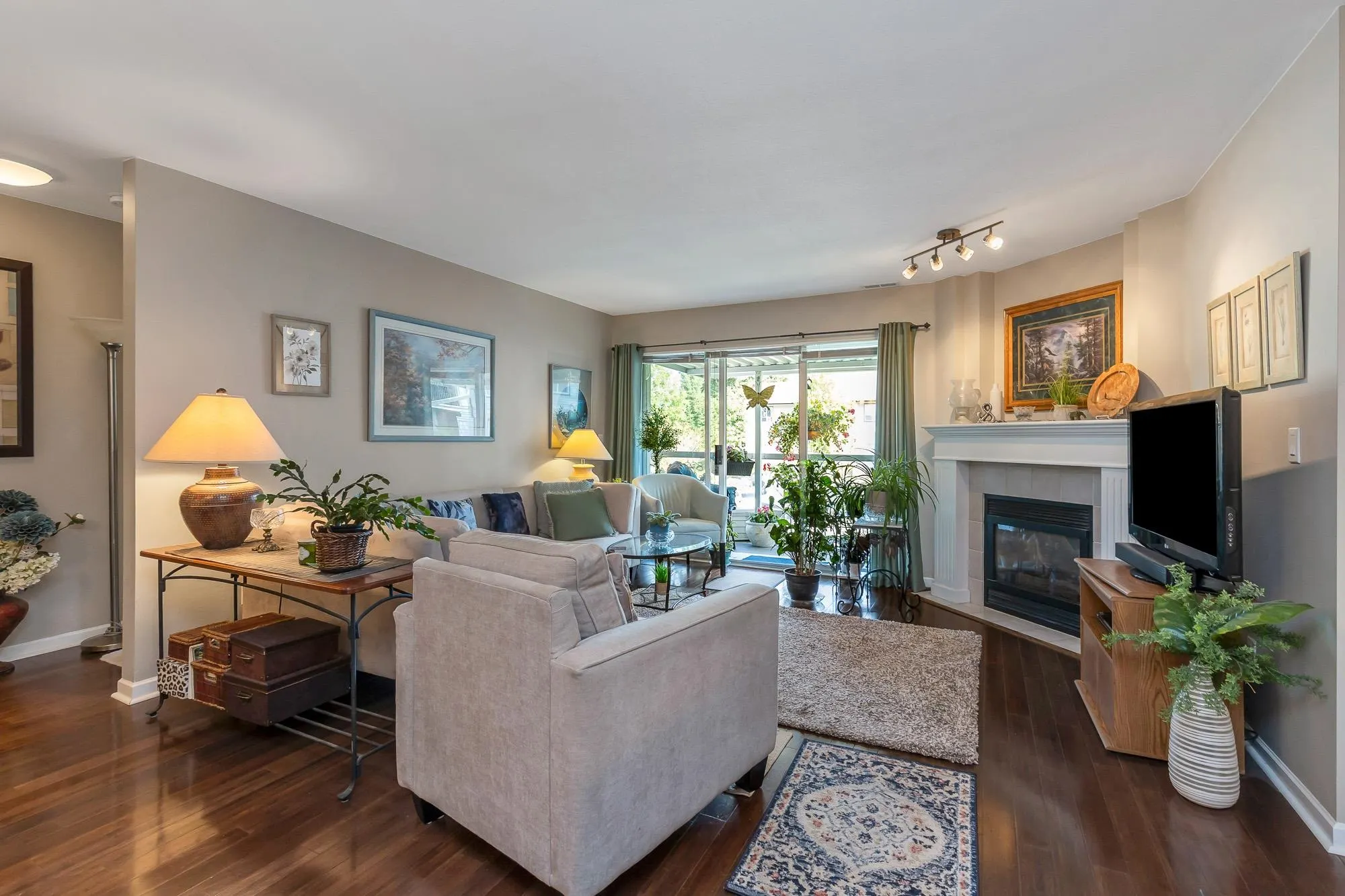 305 7554 Briskham Street