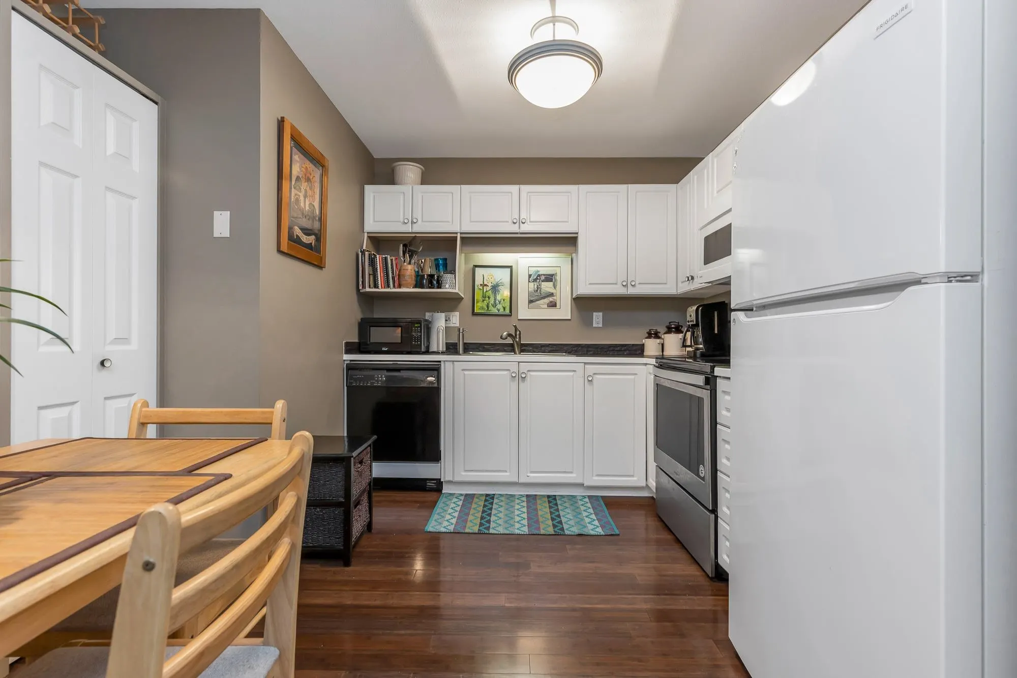 305 7554 Briskham Street