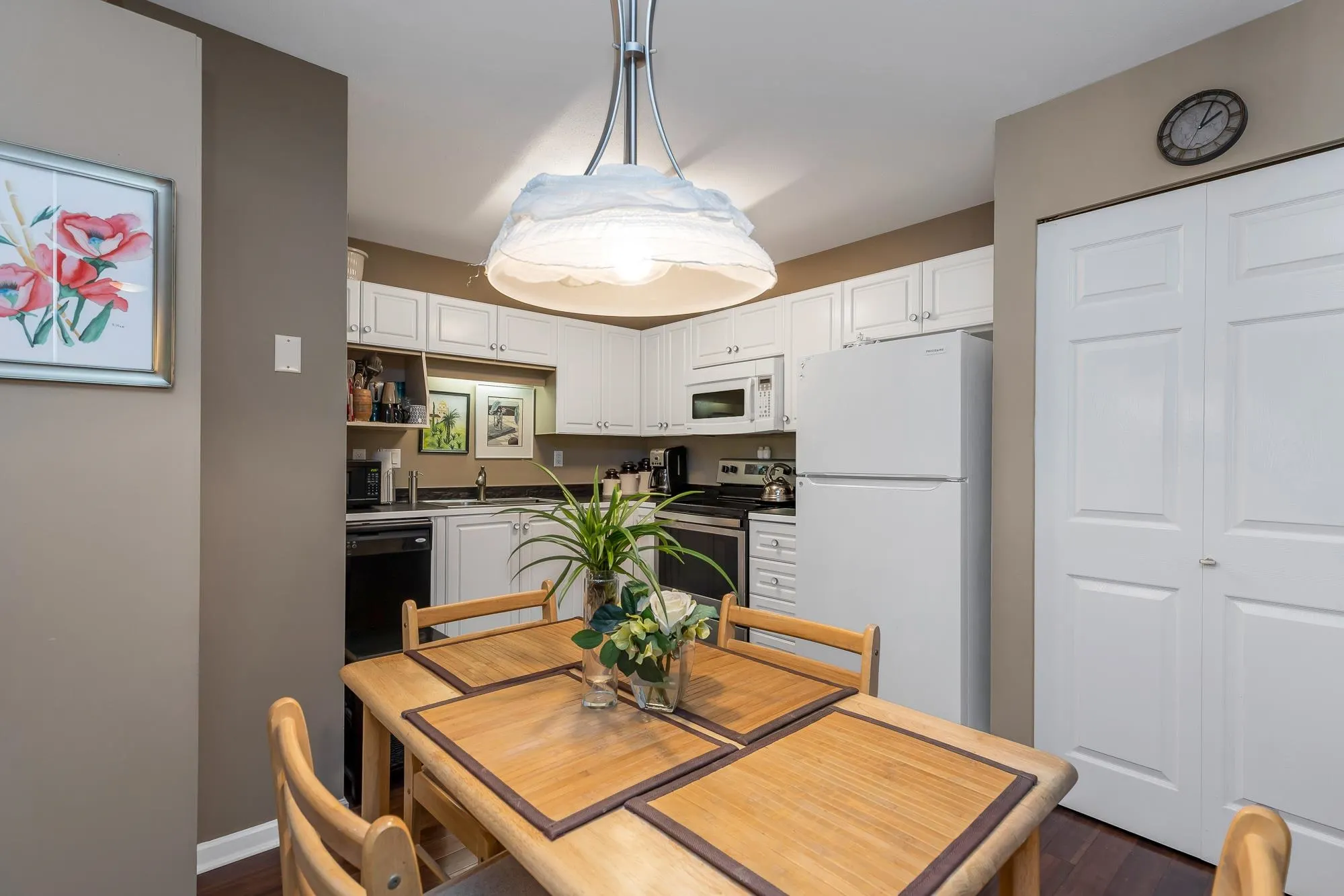 305 7554 Briskham Street