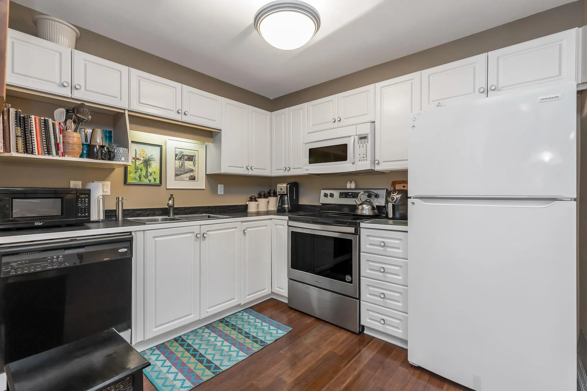 305 7554 Briskham Street