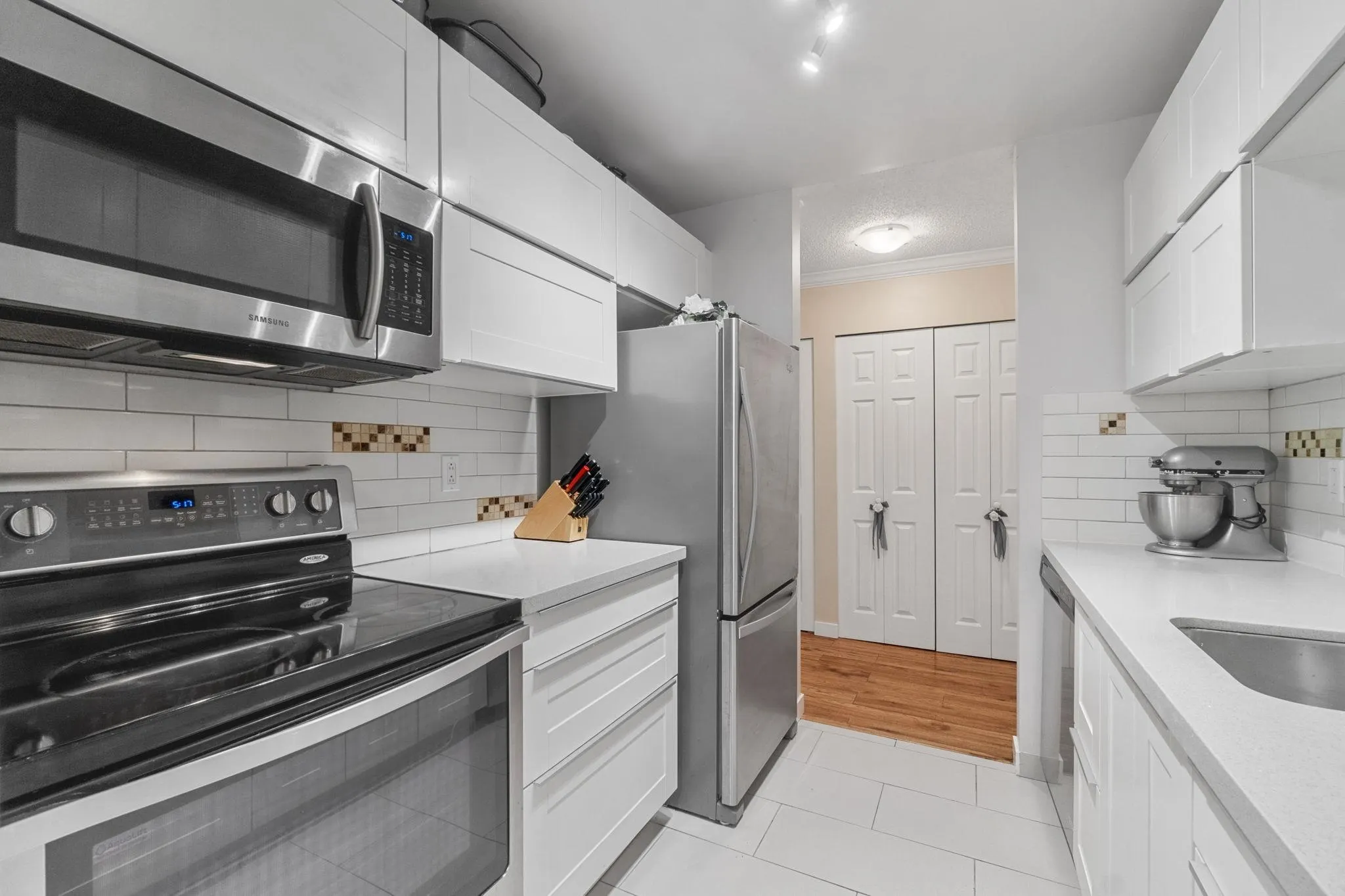 118 7431 Minoru Boulevard