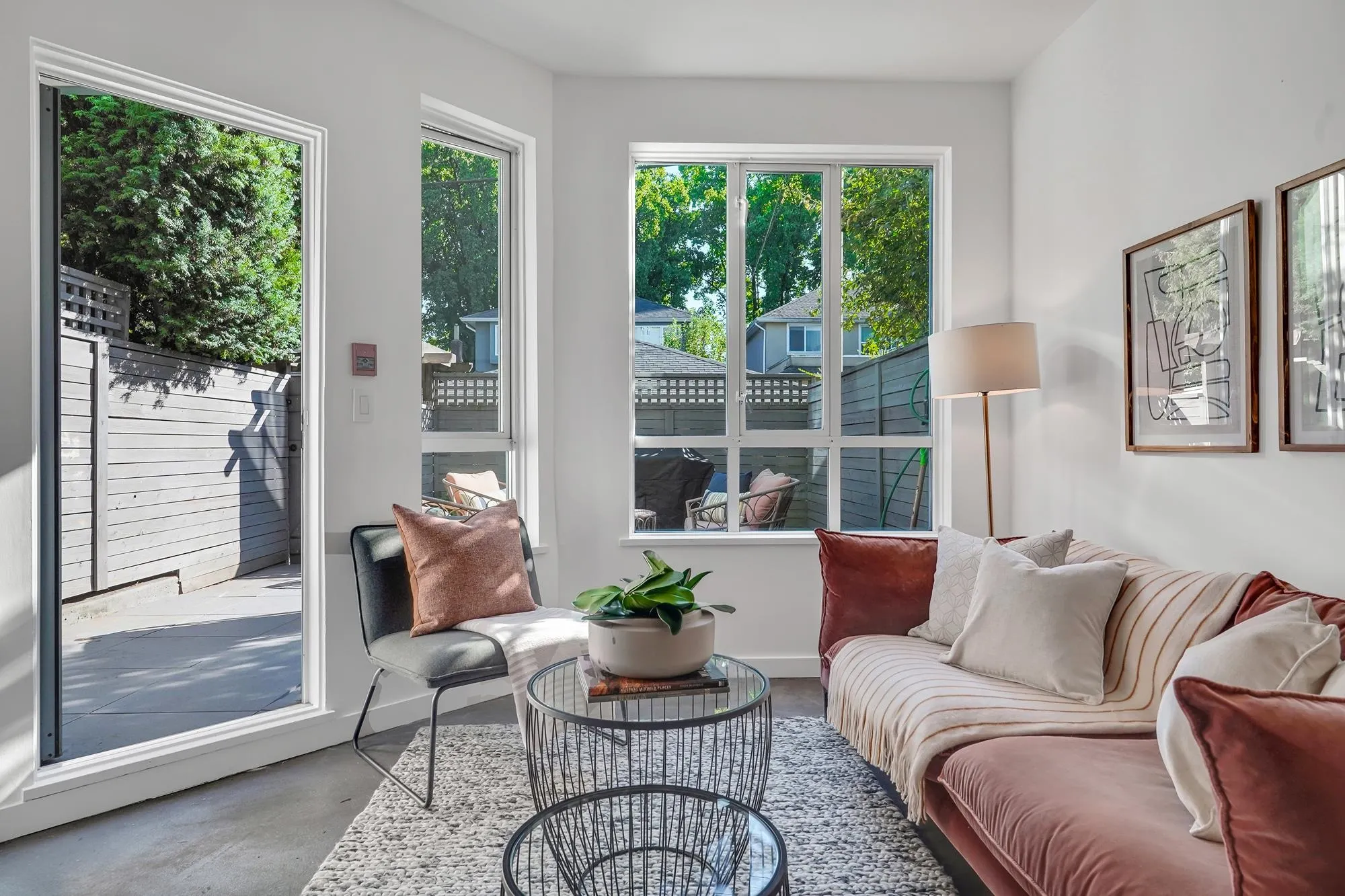 122 3440 W Broadway