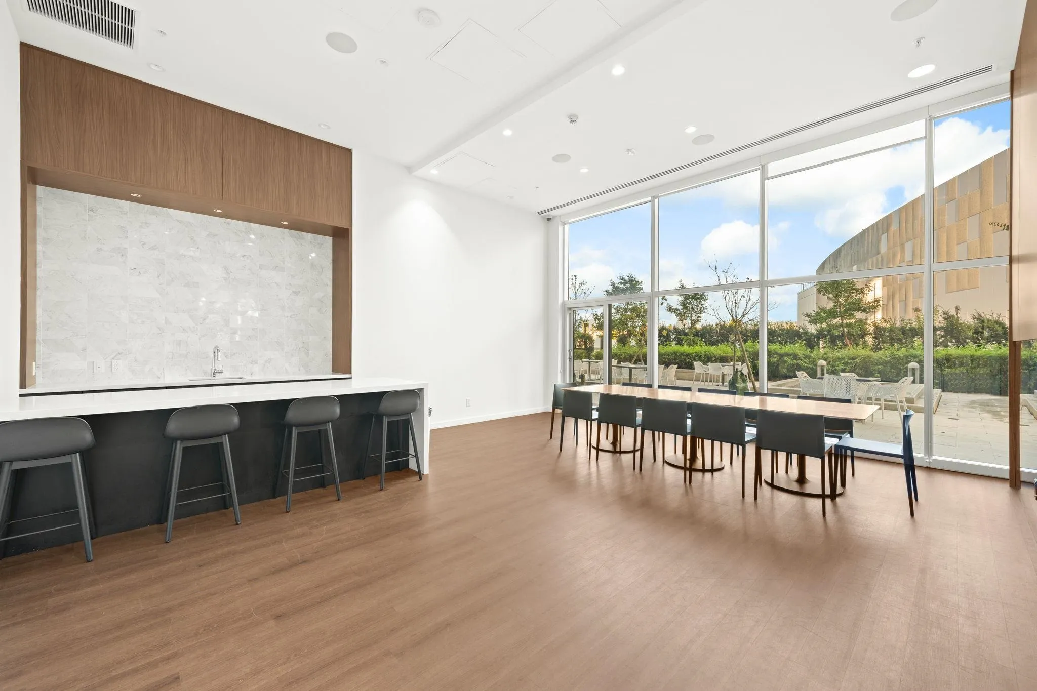 5606 4510 Halifax Way