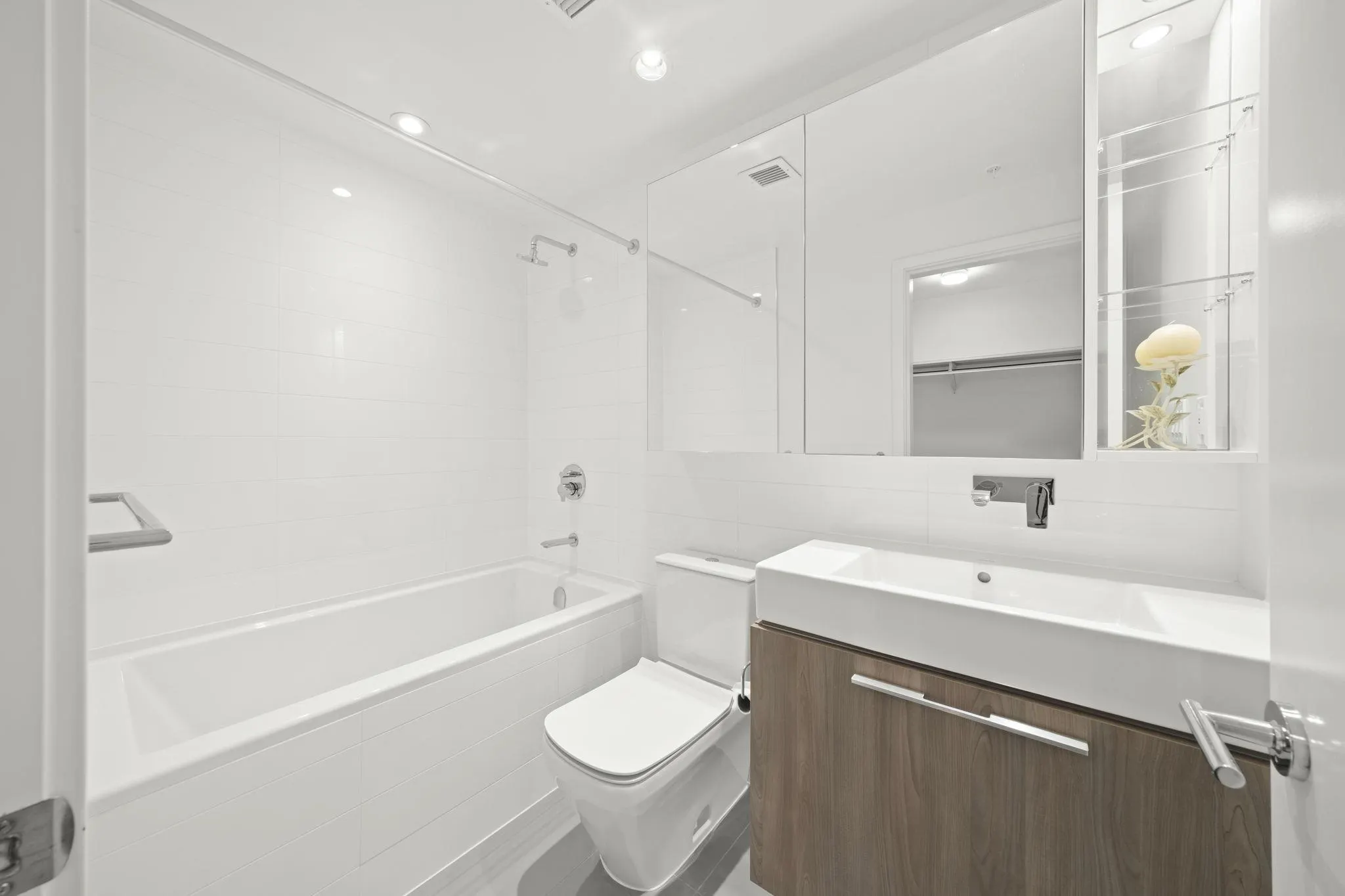 5606 4510 Halifax Way