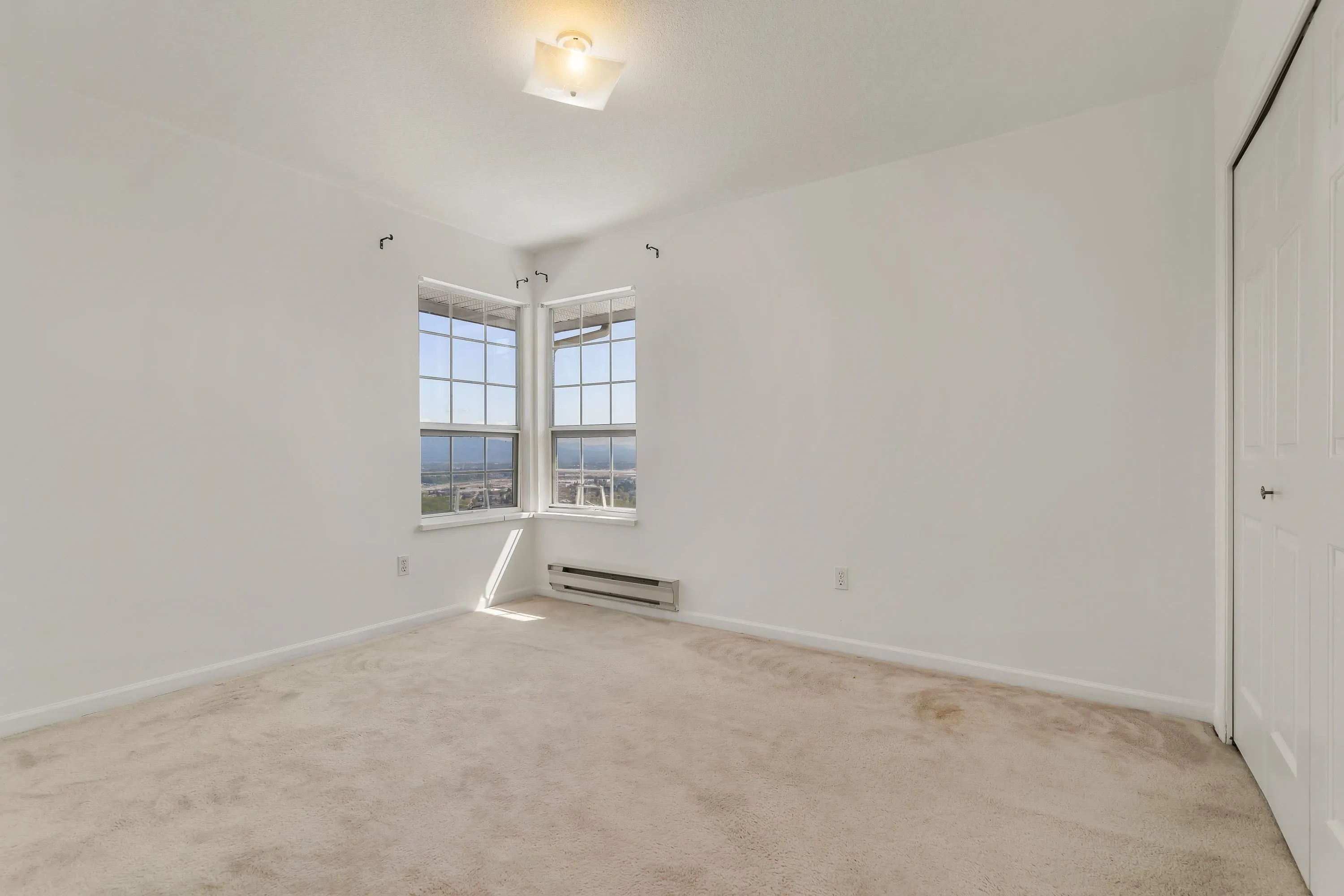 575 Clearwater Way
