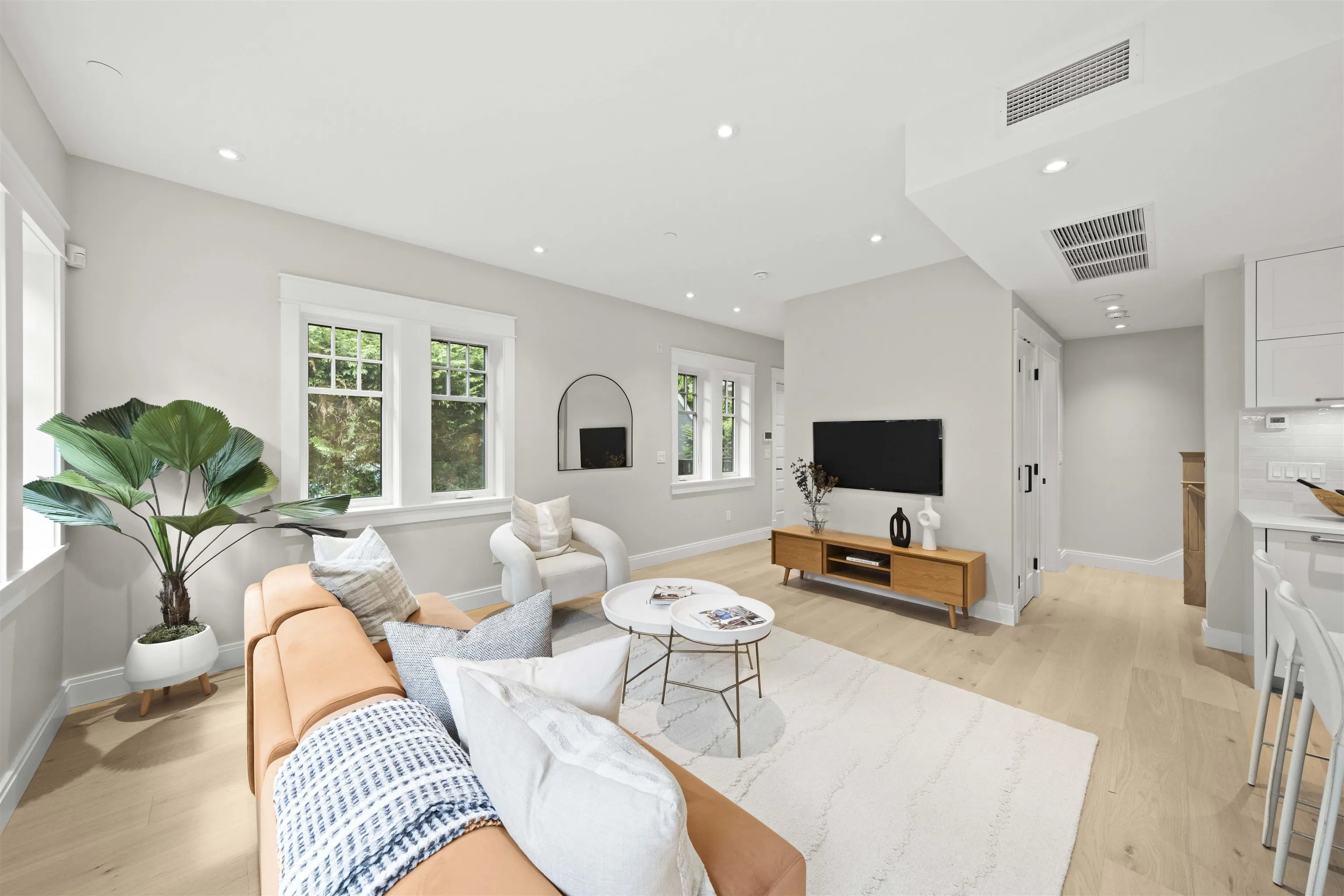 1458 W 45th Avenue
