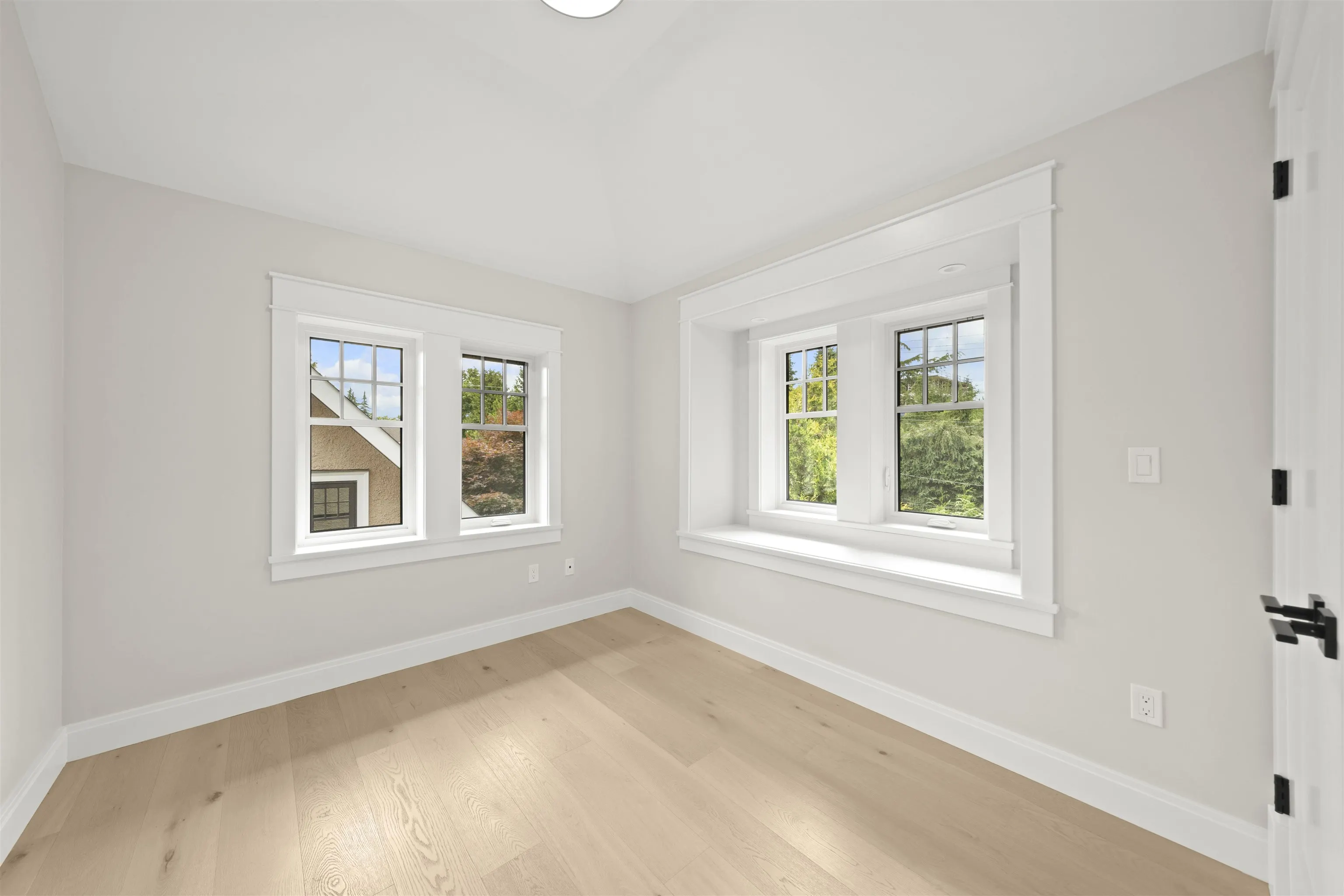 1458 W 45th Avenue