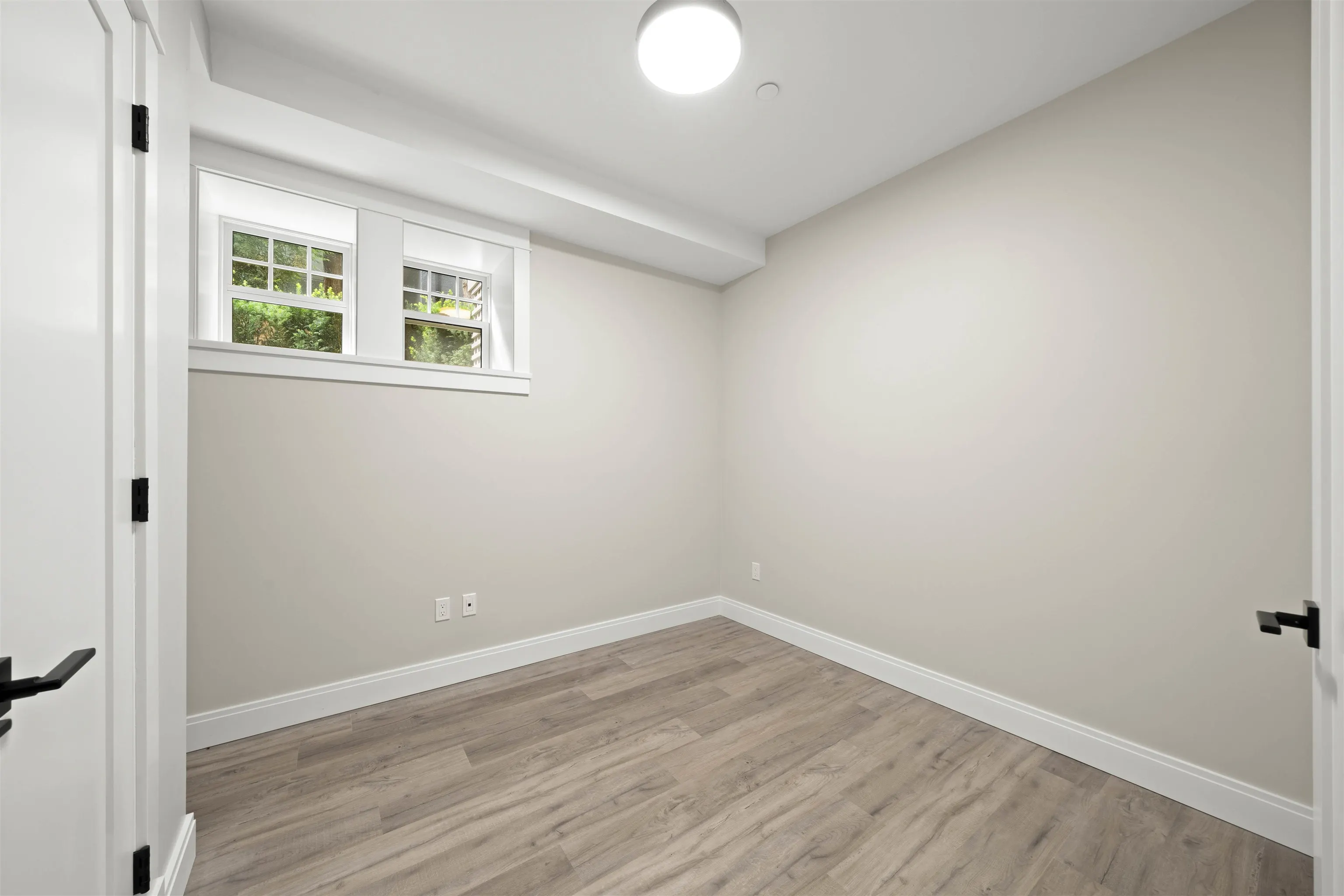 1458 W 45th Avenue
