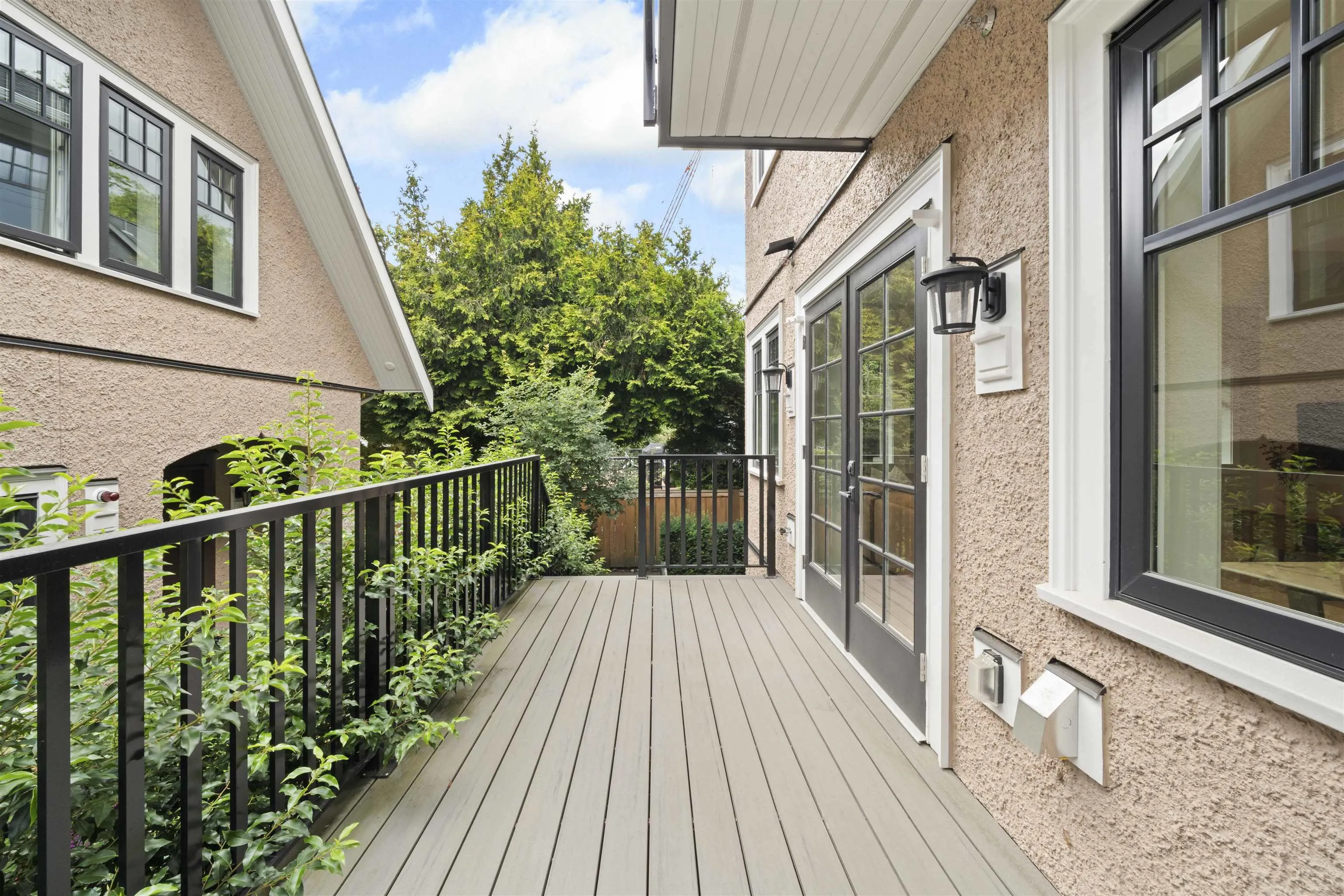 1458 W 45th Avenue