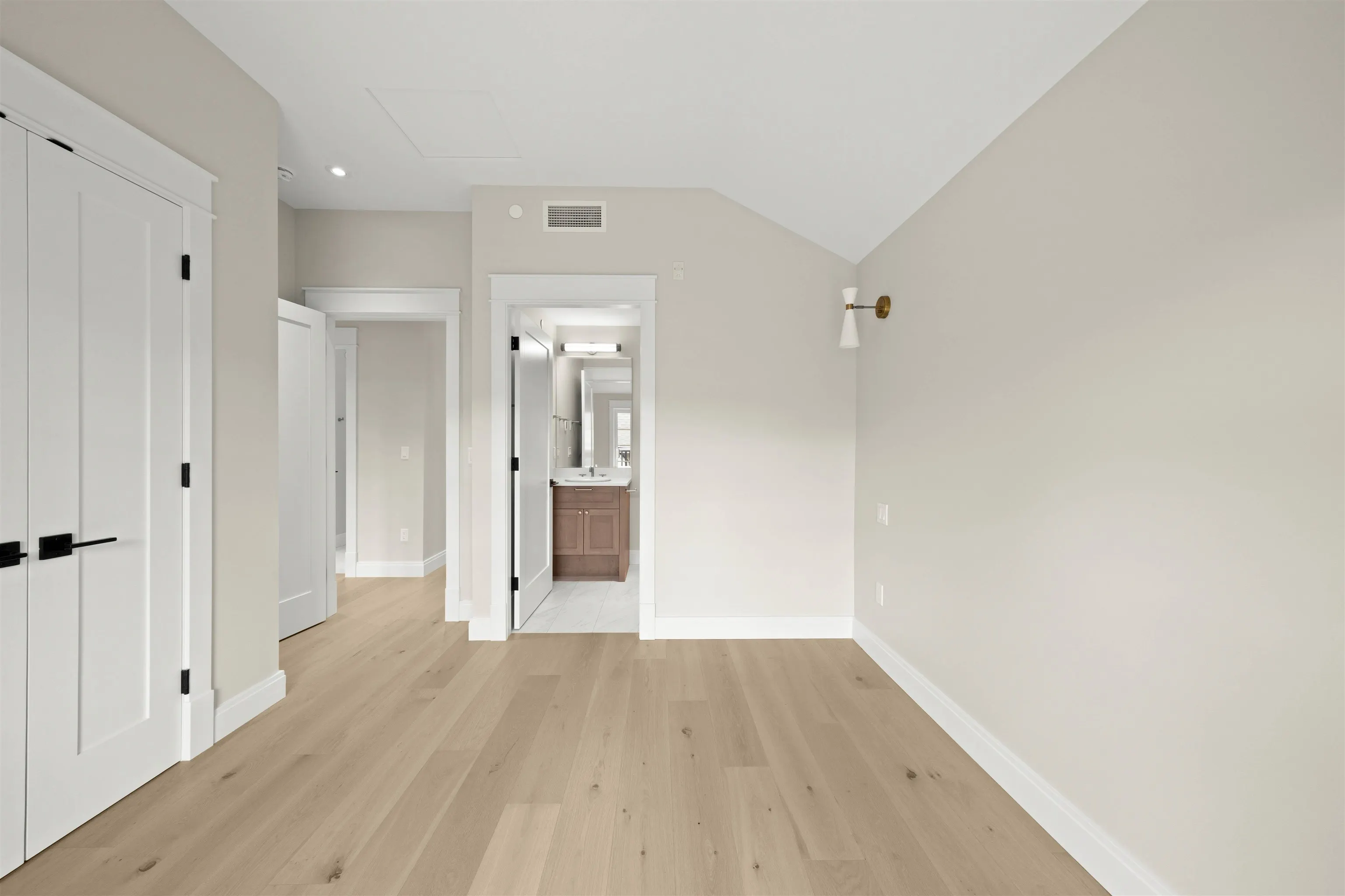 1458 W 45th Avenue
