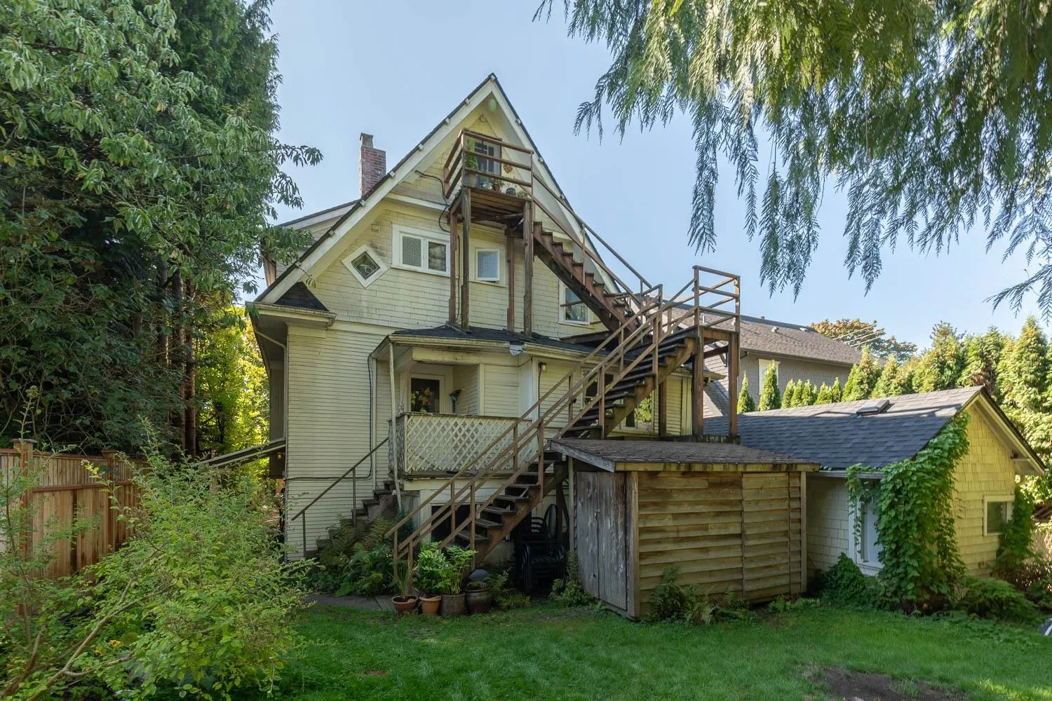 2483 W 6th Avenue