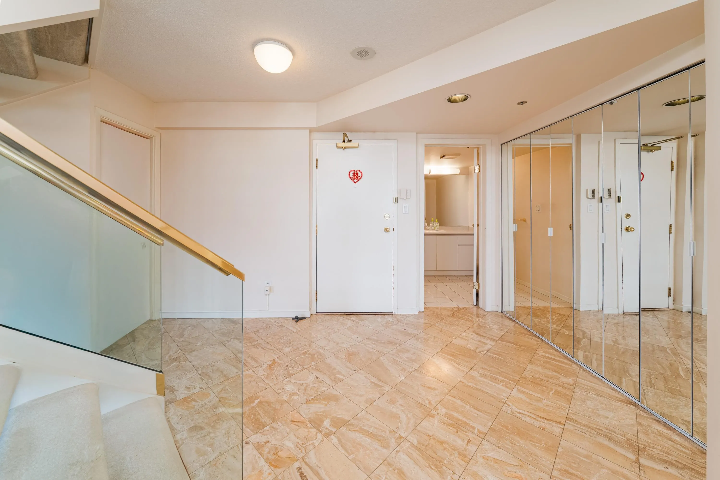 804 518 W 14th Avenue