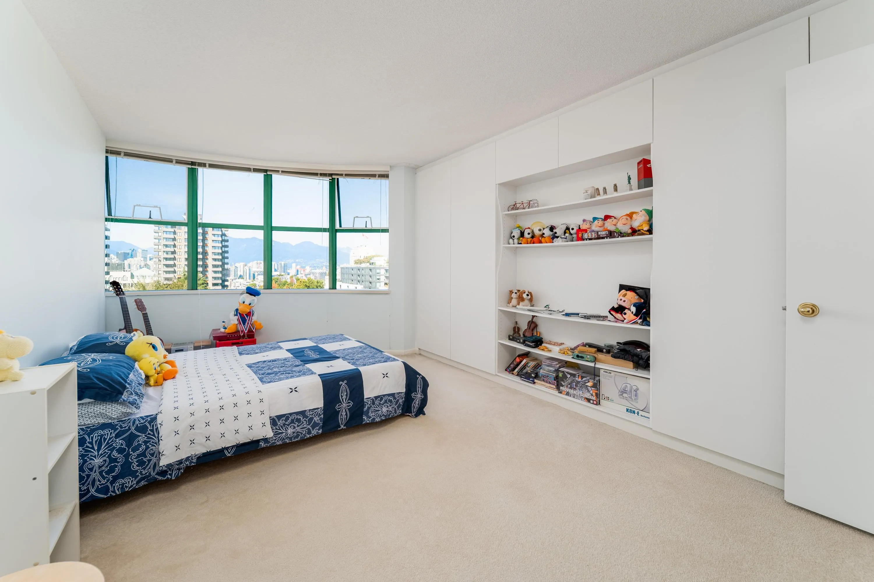 804 518 W 14th Avenue