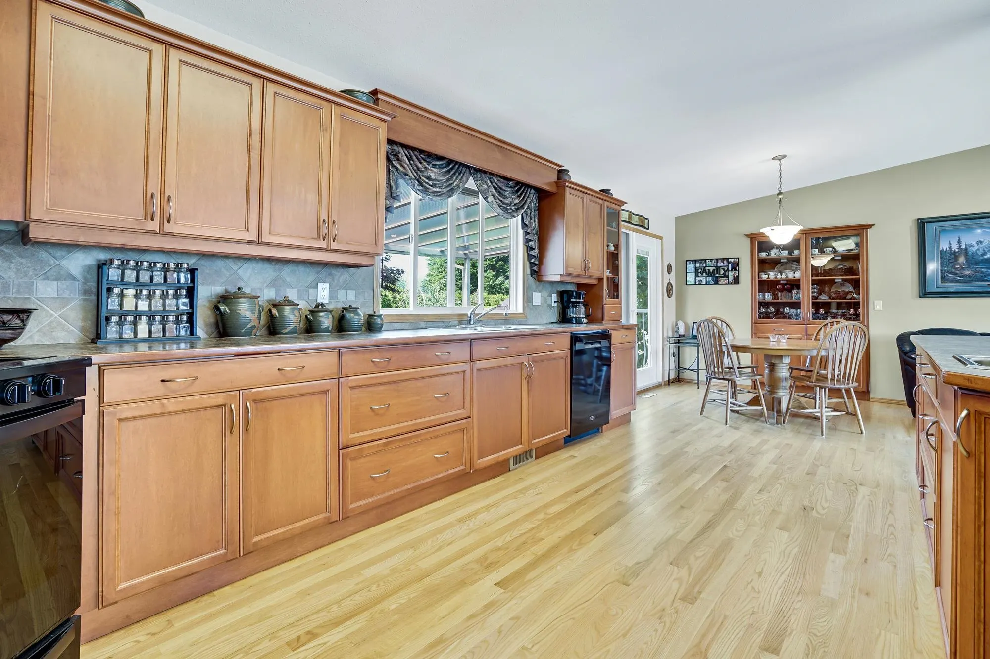 6075 Glengarry Drive