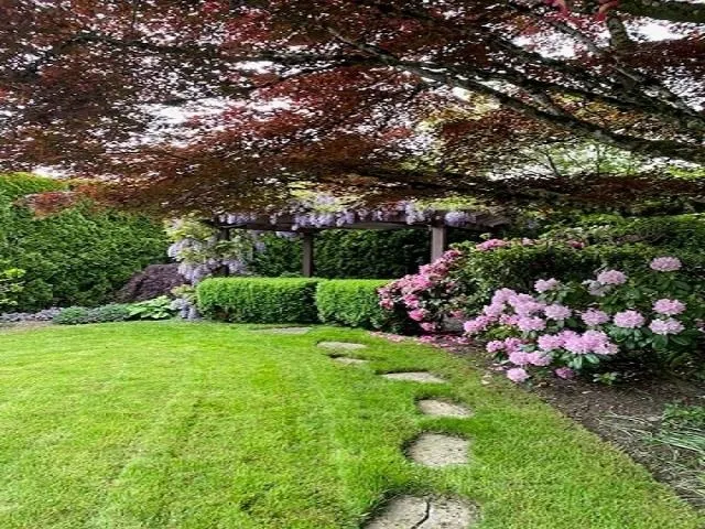 6075 Glengarry Drive