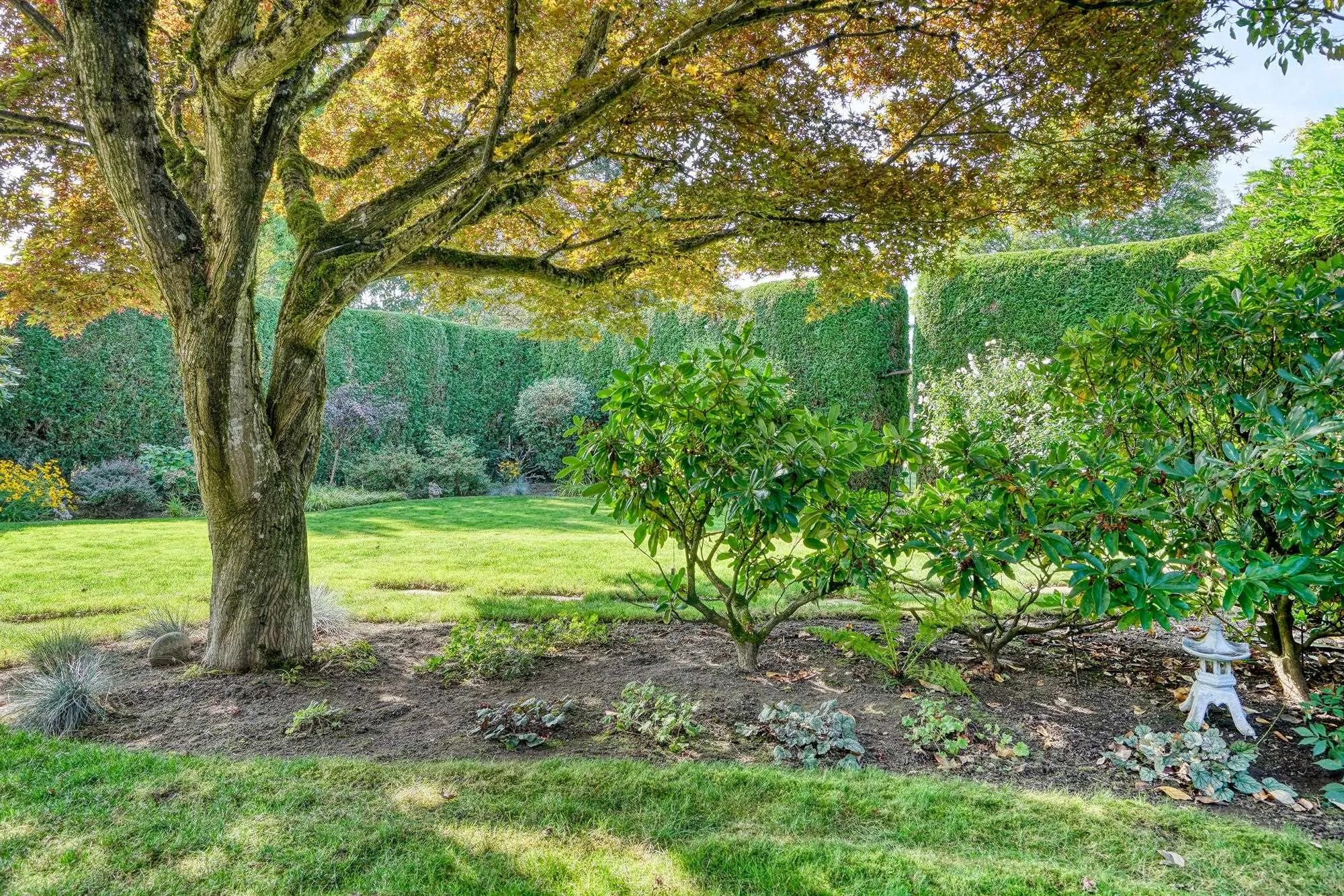 6075 Glengarry Drive