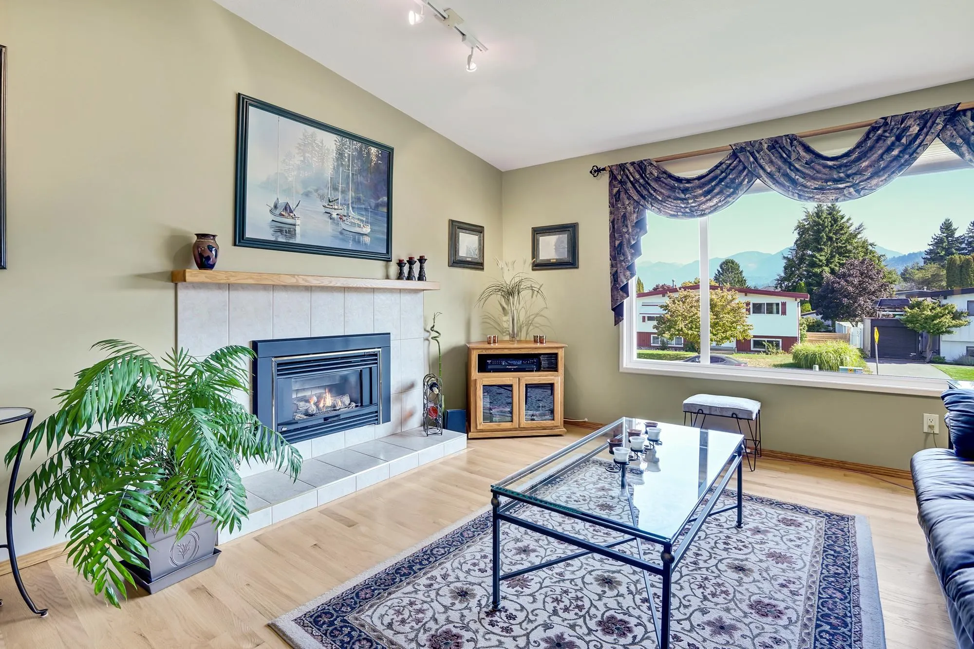 6075 Glengarry Drive