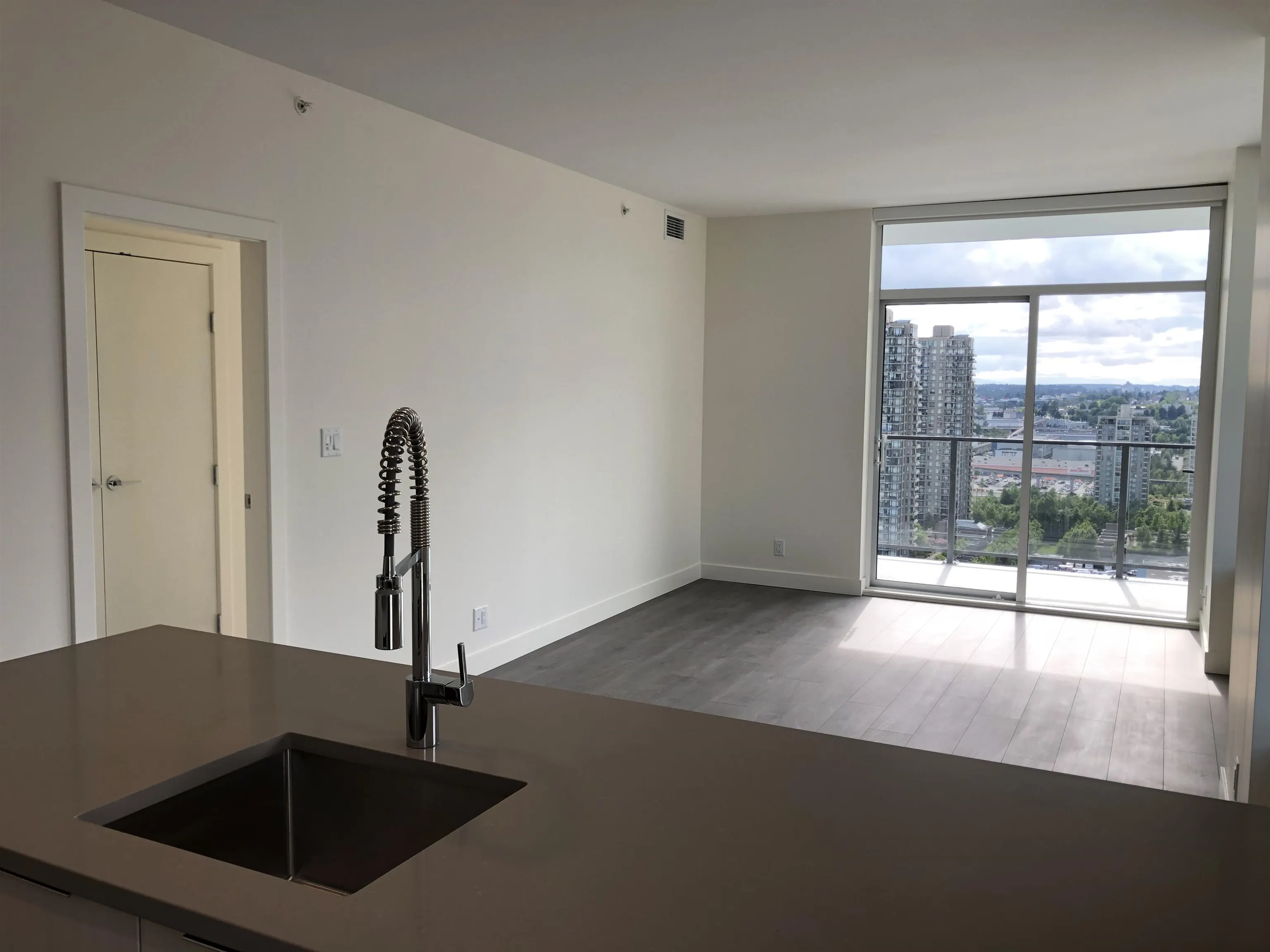 1907 4465 Juneau Street