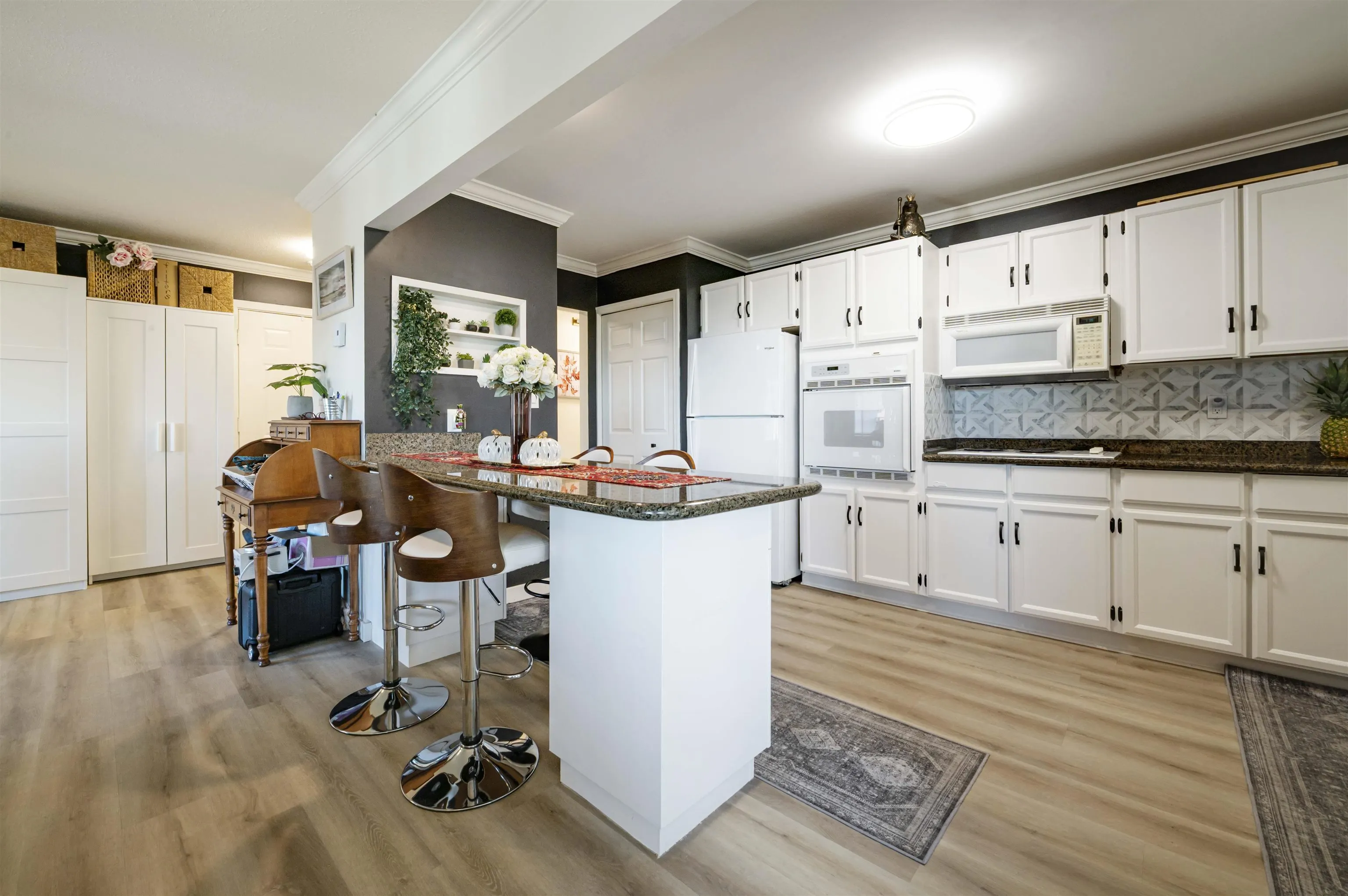 401 1350 Vidal Street