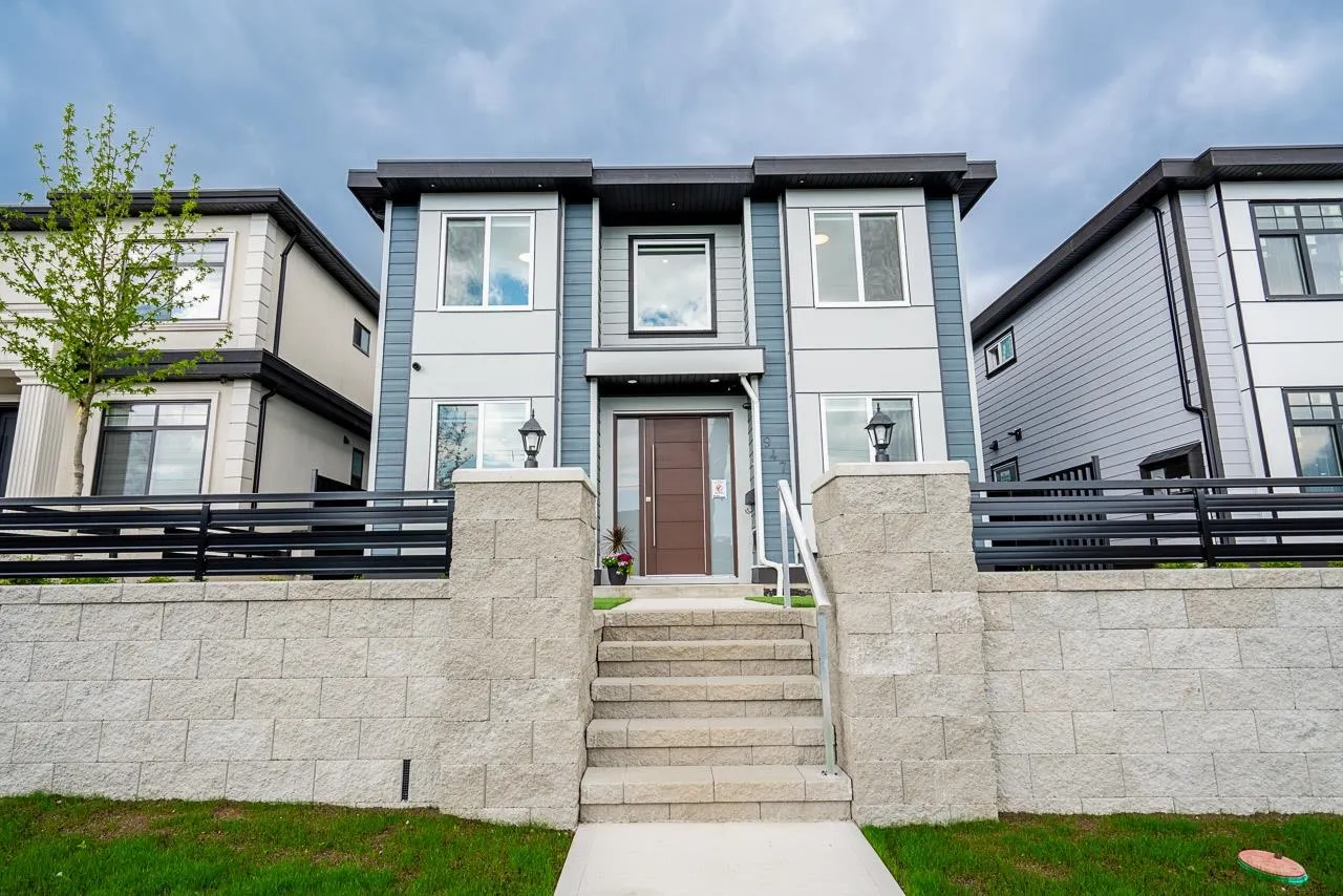 947 Walls Avenue