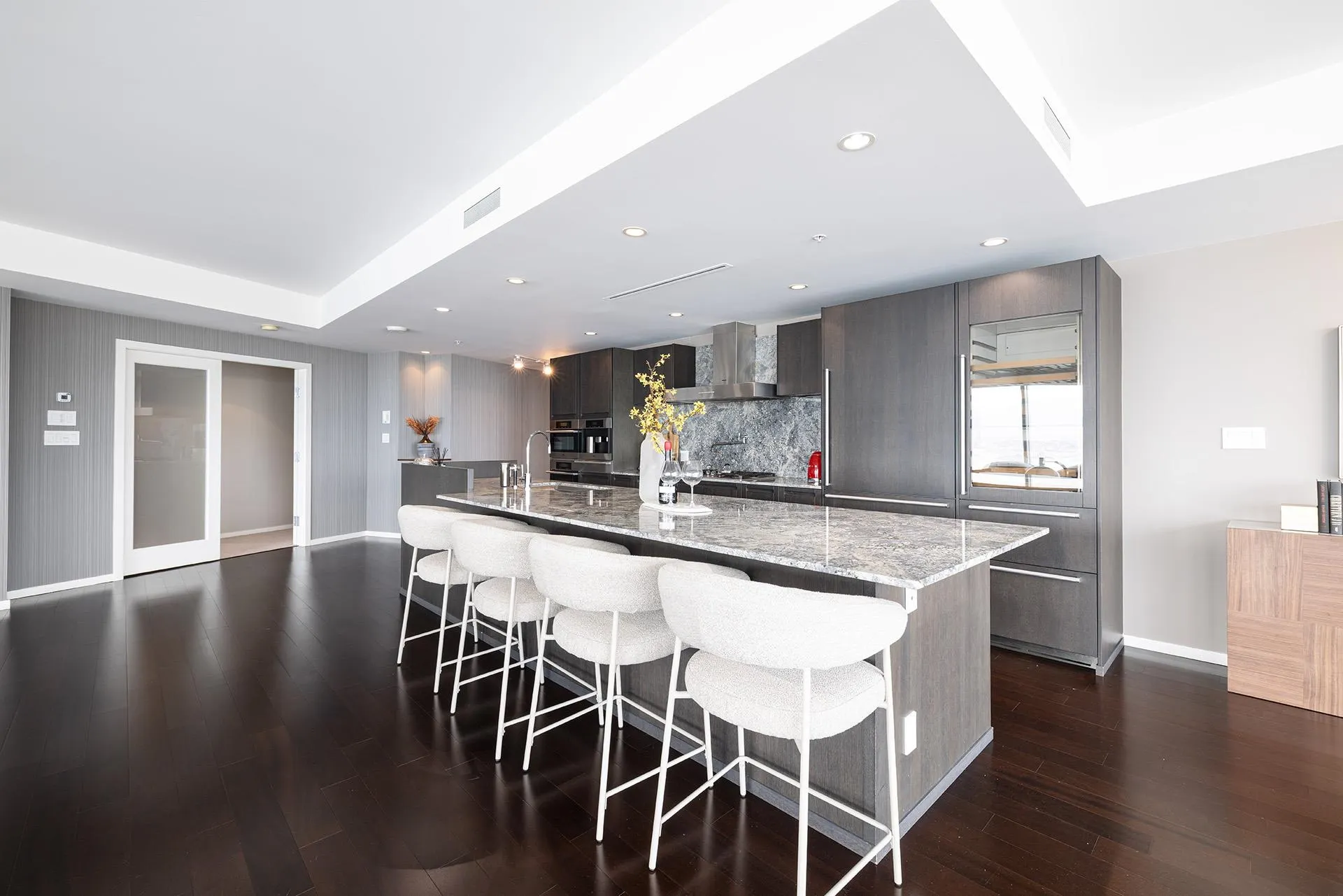 3307 1011 W Cordova Street