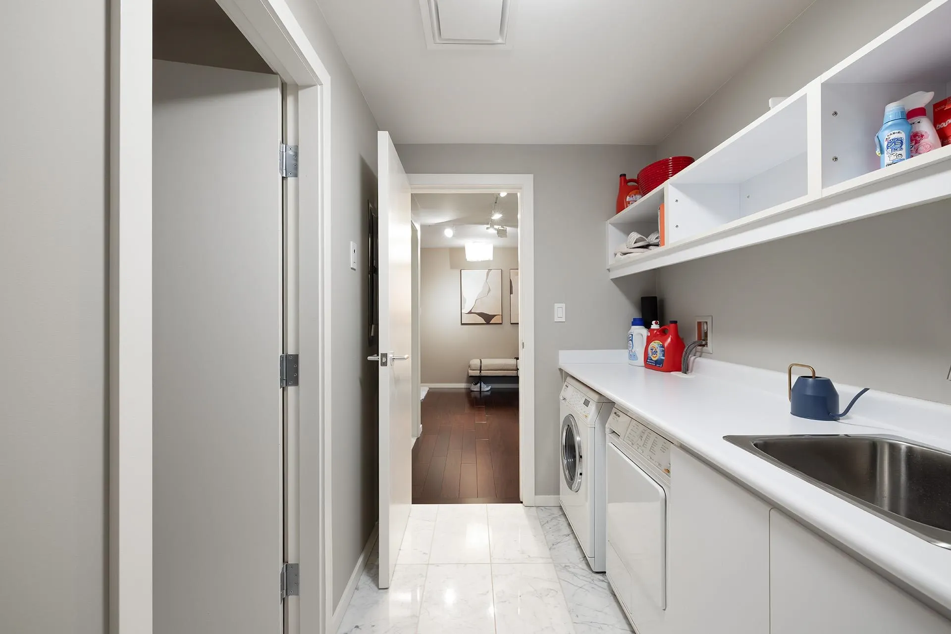 3307 1011 W Cordova Street