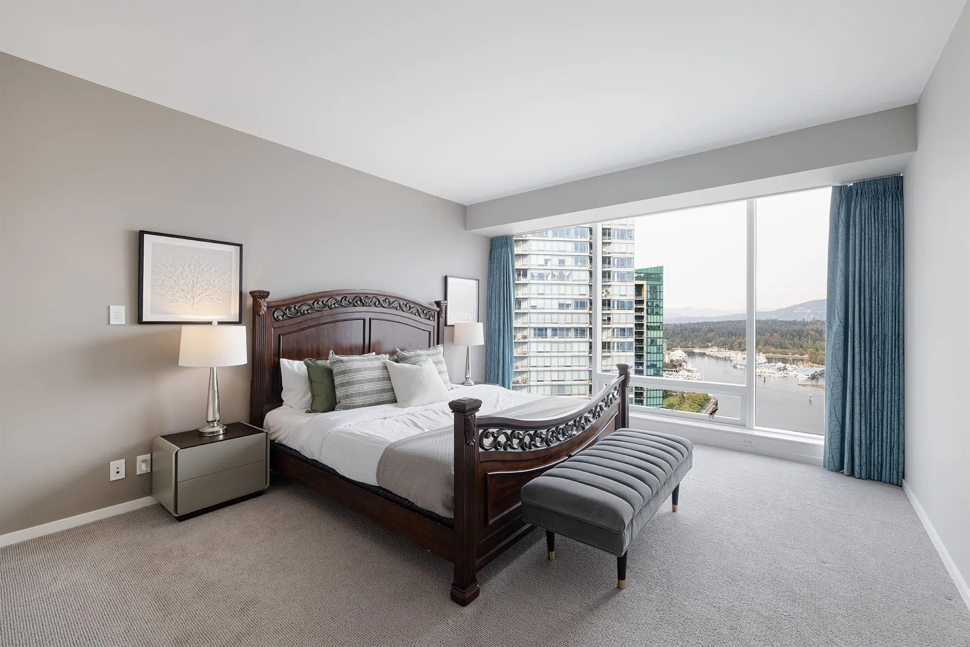 3307 1011 W Cordova Street