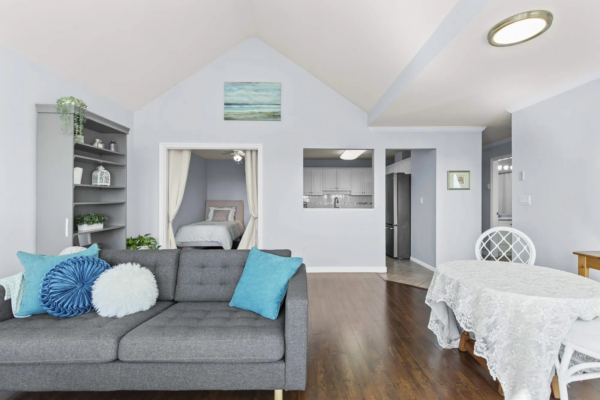 310 33150 4 Avenue