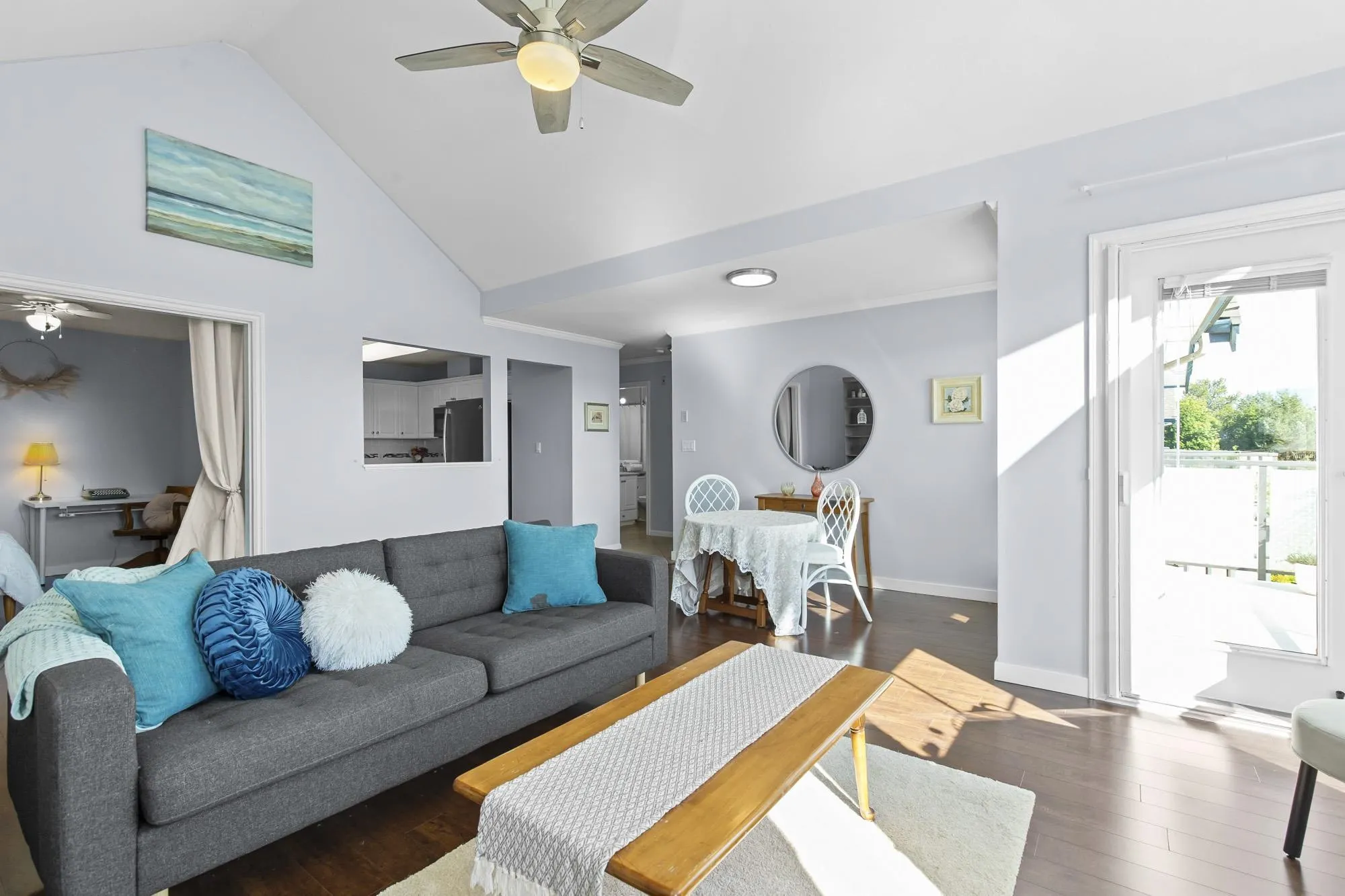 310 33150 4 Avenue