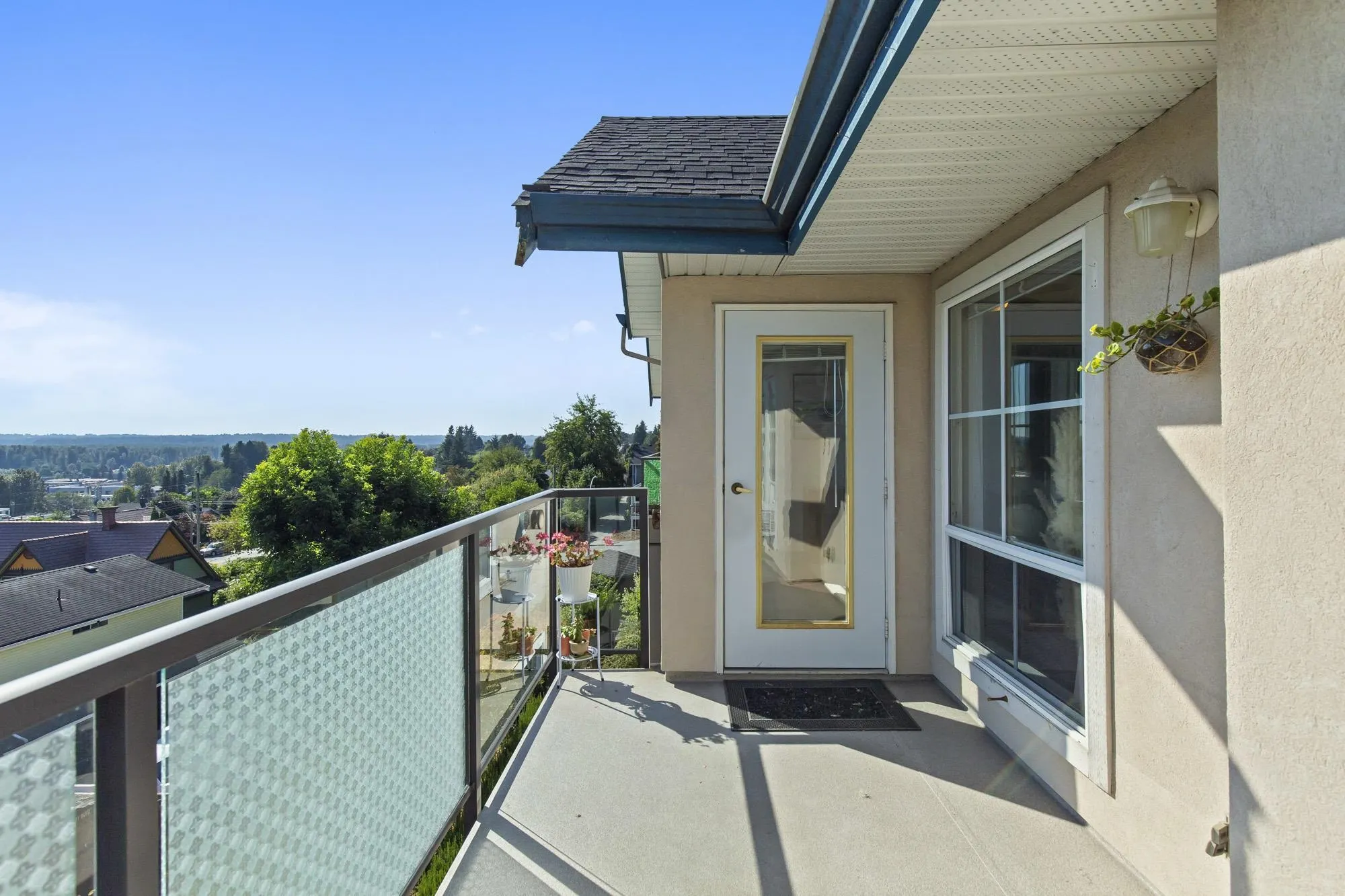 310 33150 4 Avenue