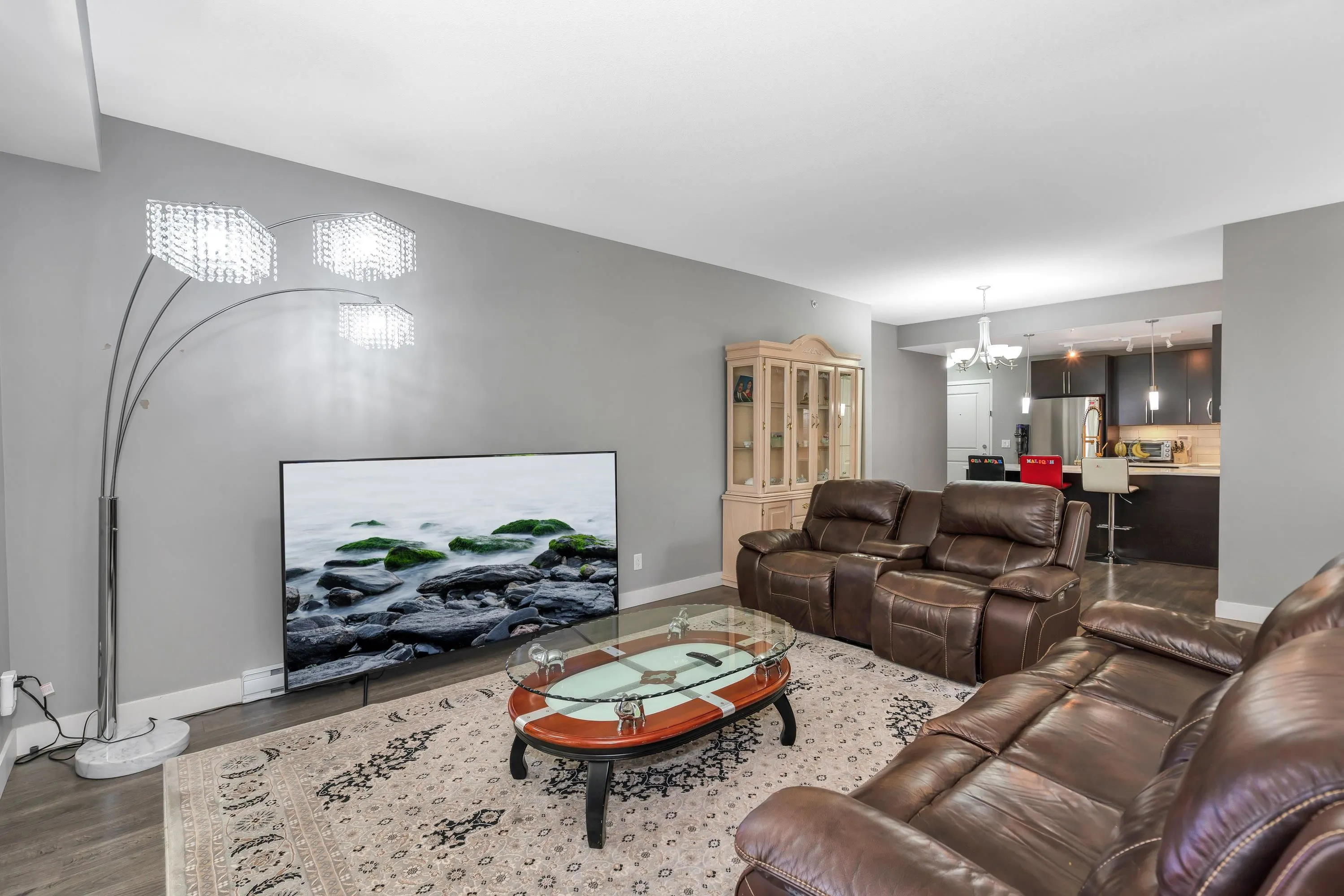 411 14358 60 Avenue
